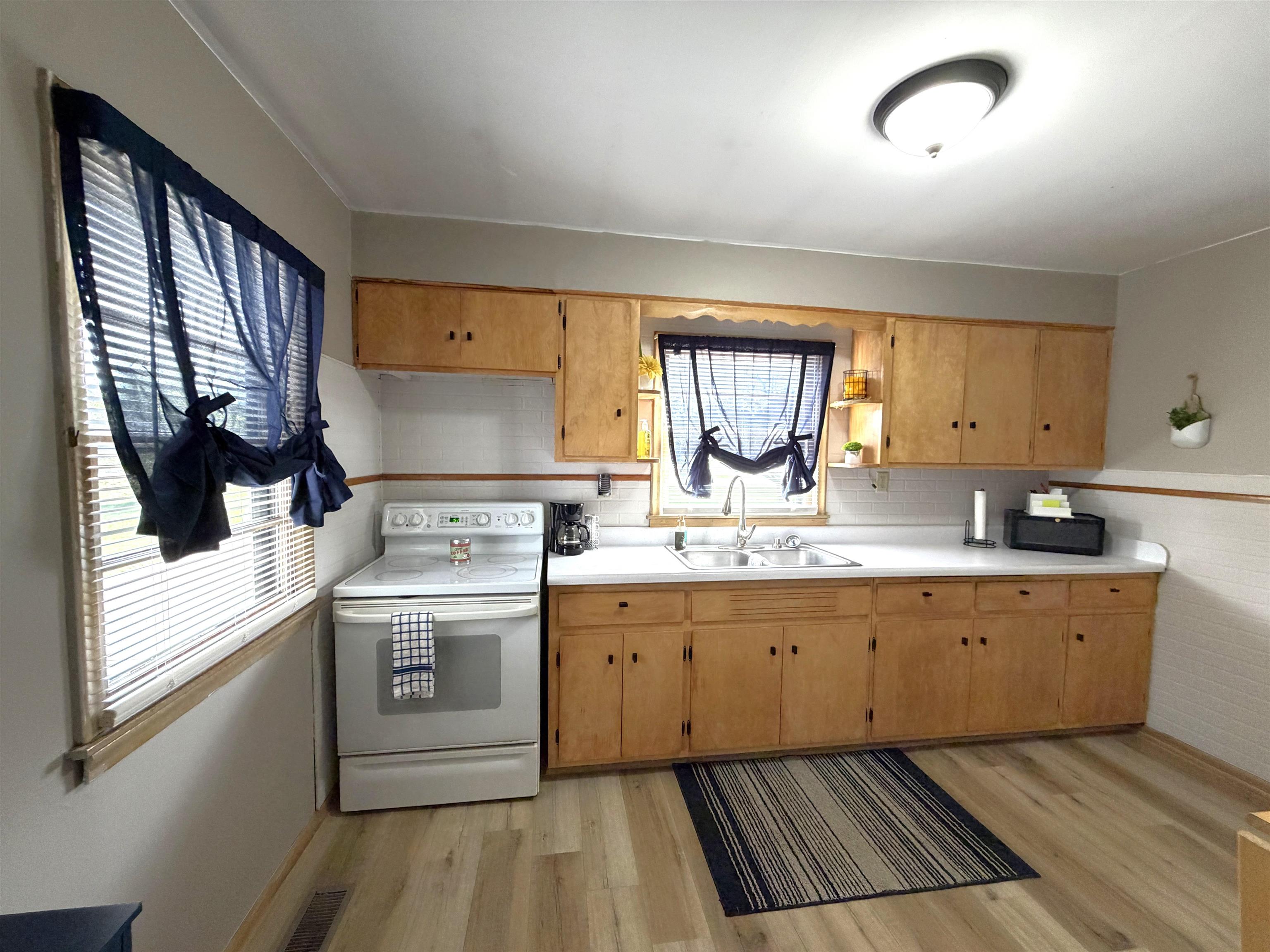 W9568 North Avenue Property Photo 4
