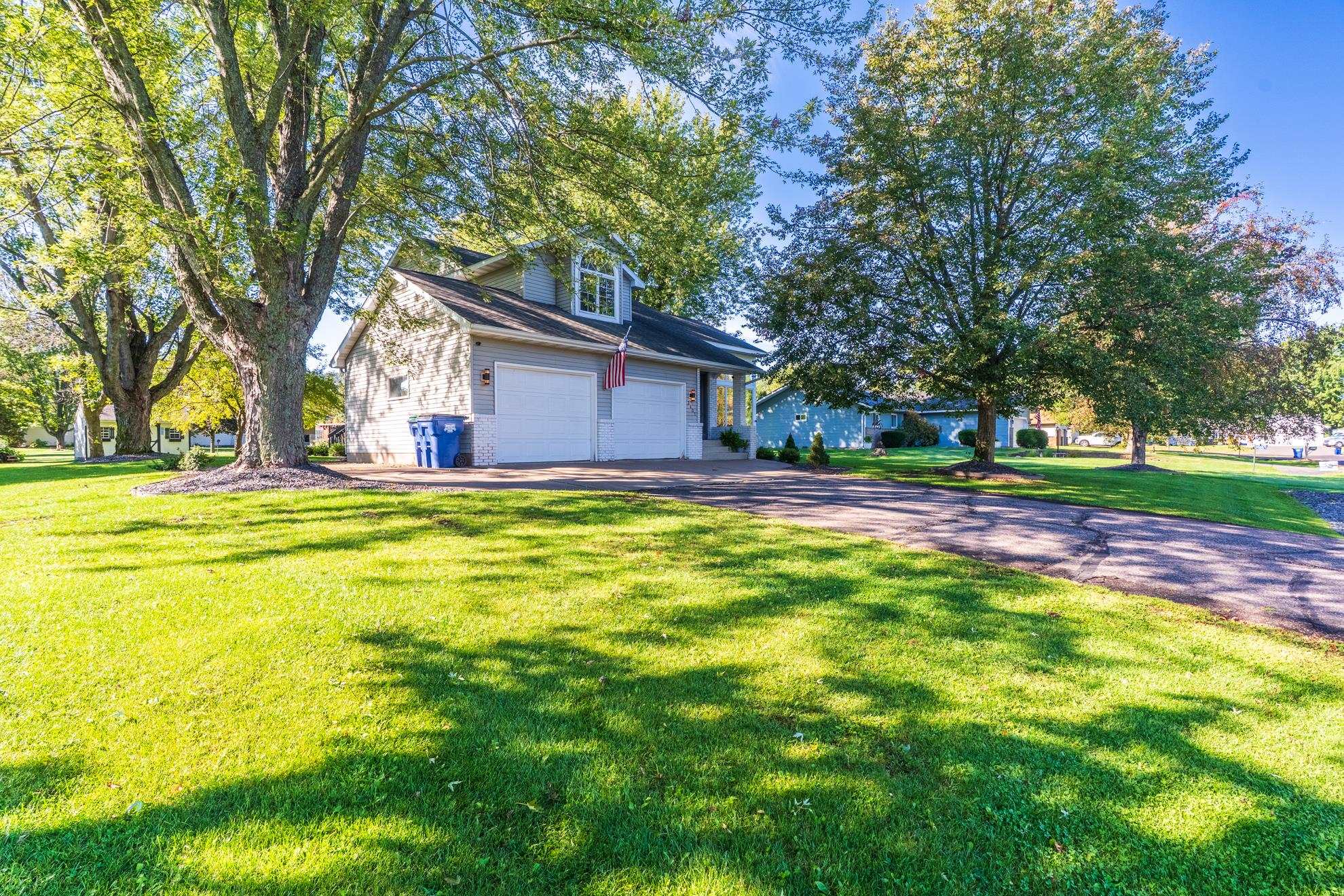150057 Peregrine Way Property Photo 2