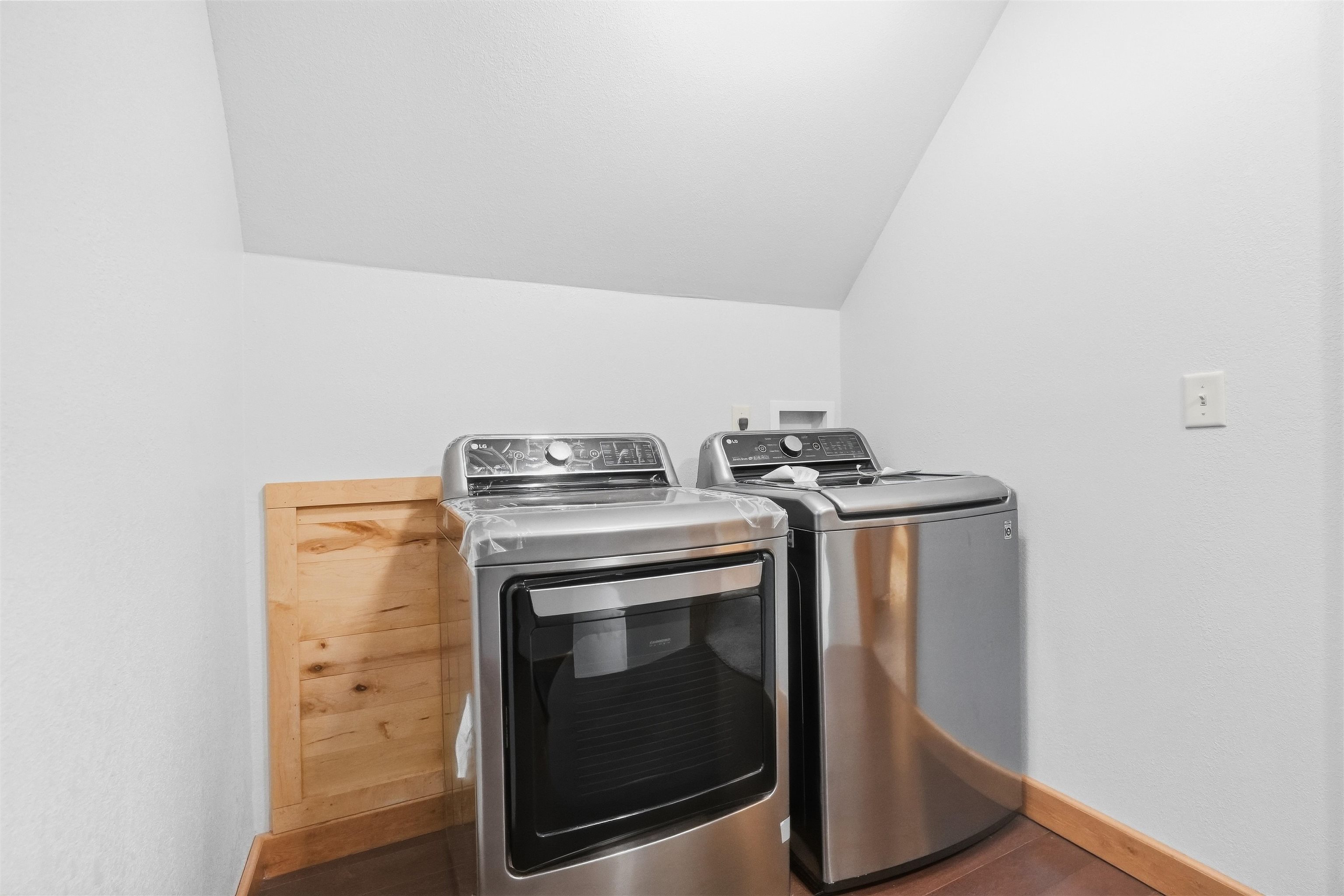 517 E Ogden Street Property Photo 16