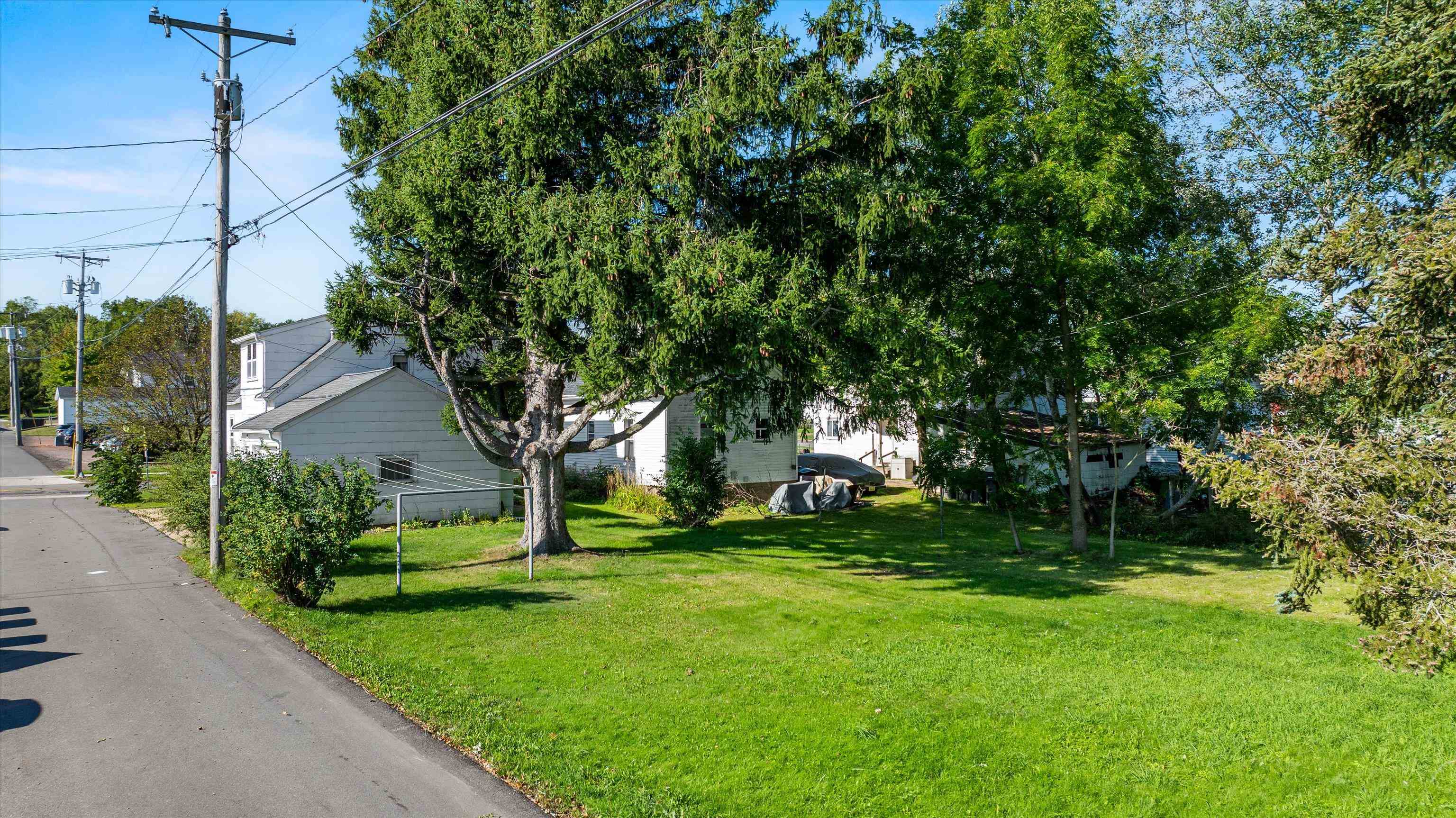 109 W Doege Street Property Photo 6