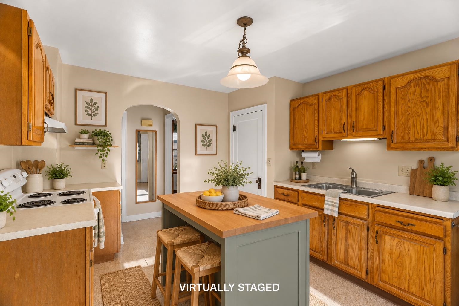 109 W Doege Street Property Photo 11