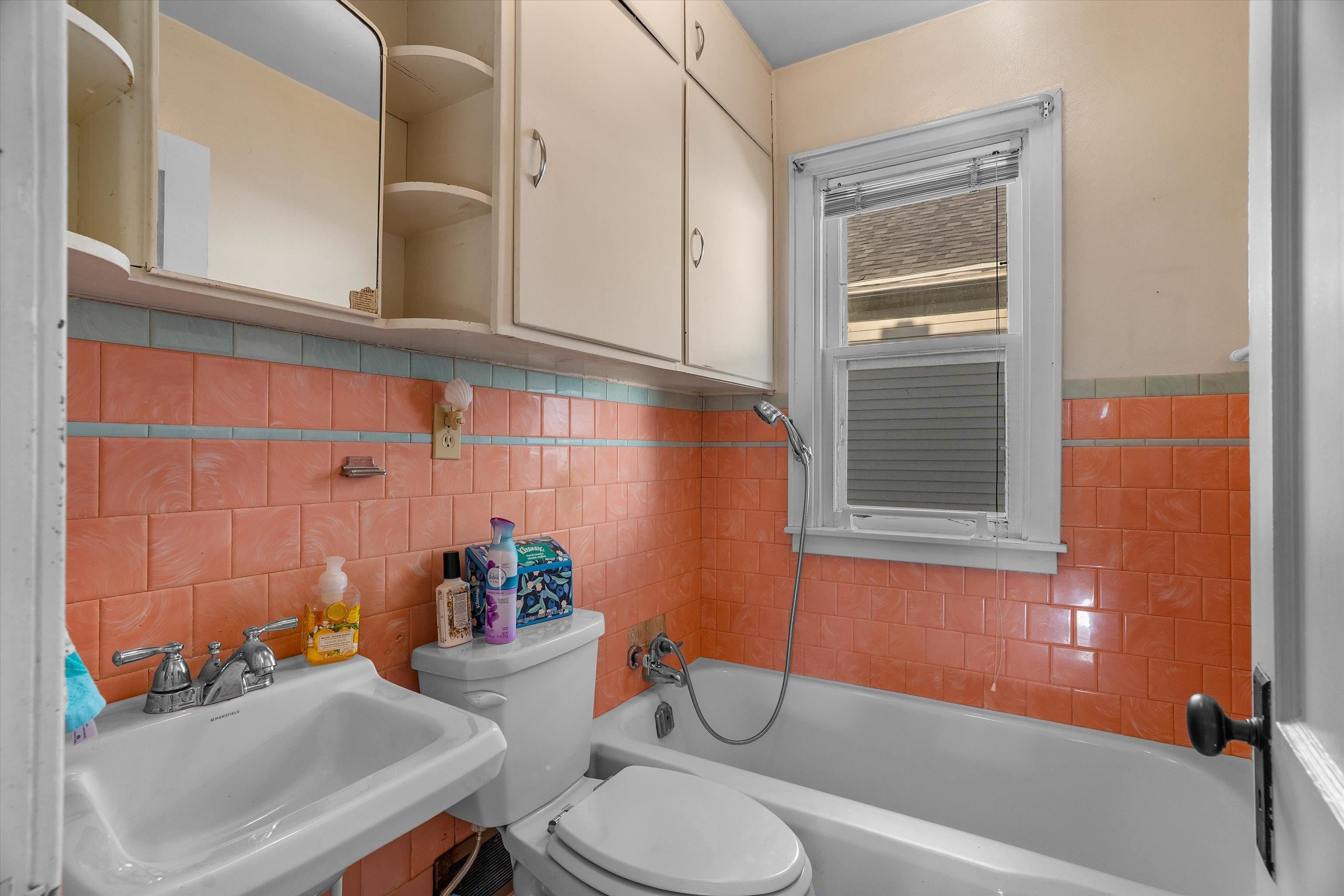 109 W Doege Street Property Photo 24