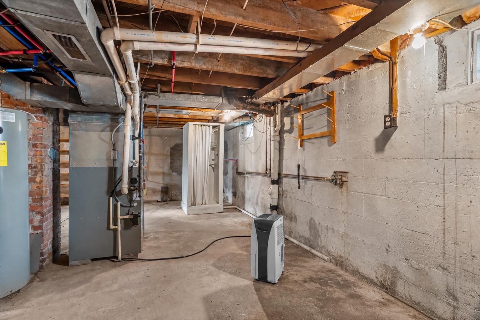 109 W Doege Street Property Photo 35