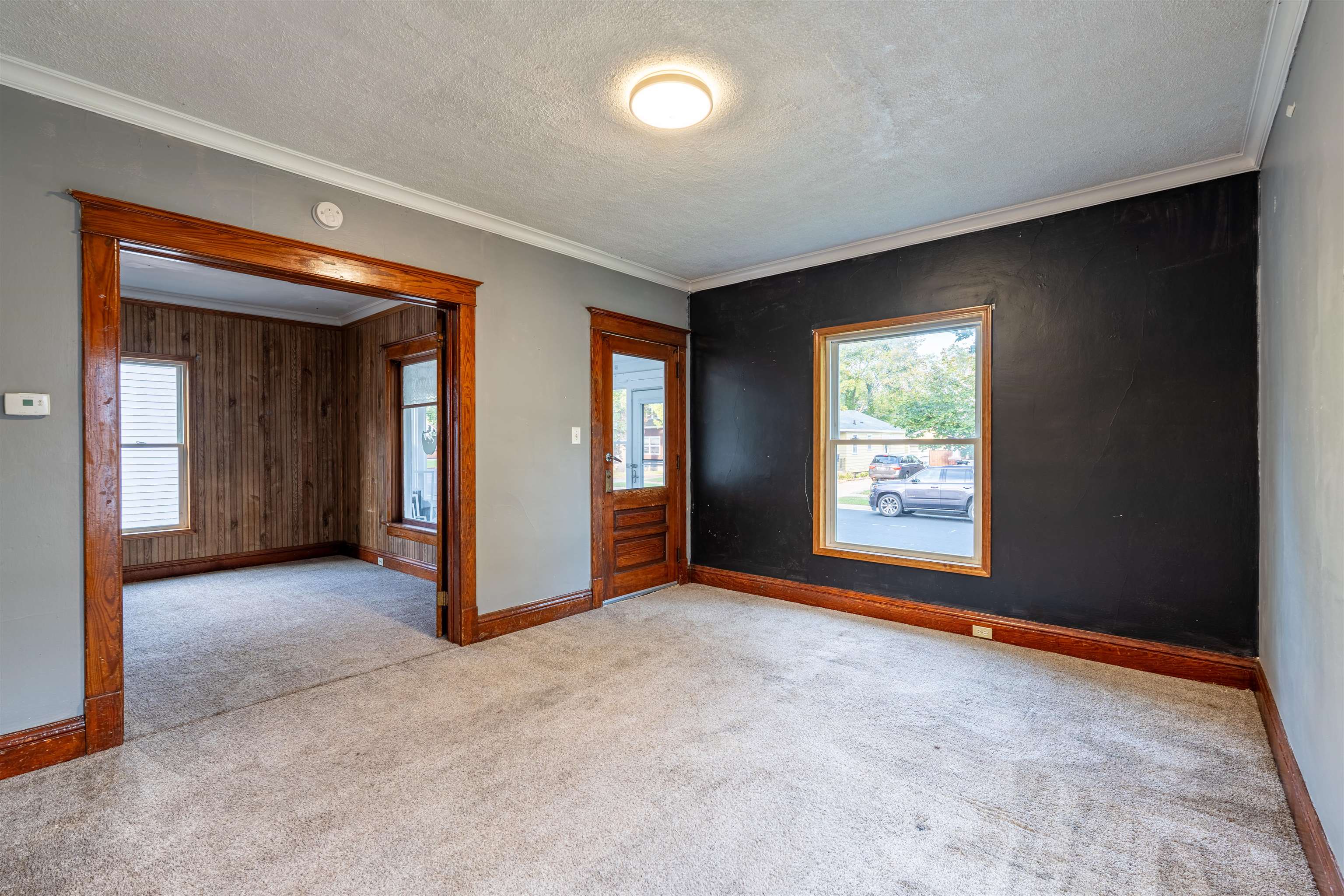 1010 S 7th Avenue Property Photo 4