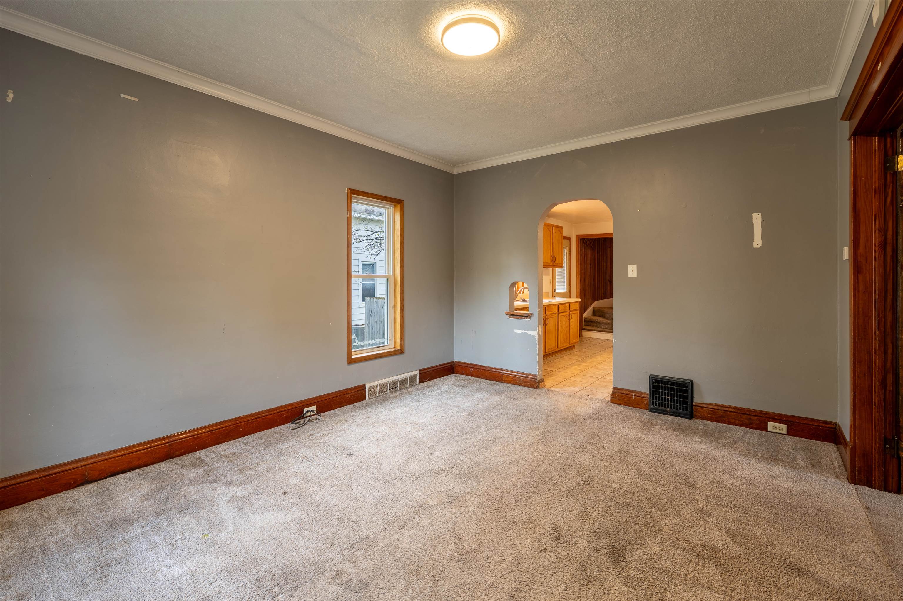1010 S 7th Avenue Property Photo 7