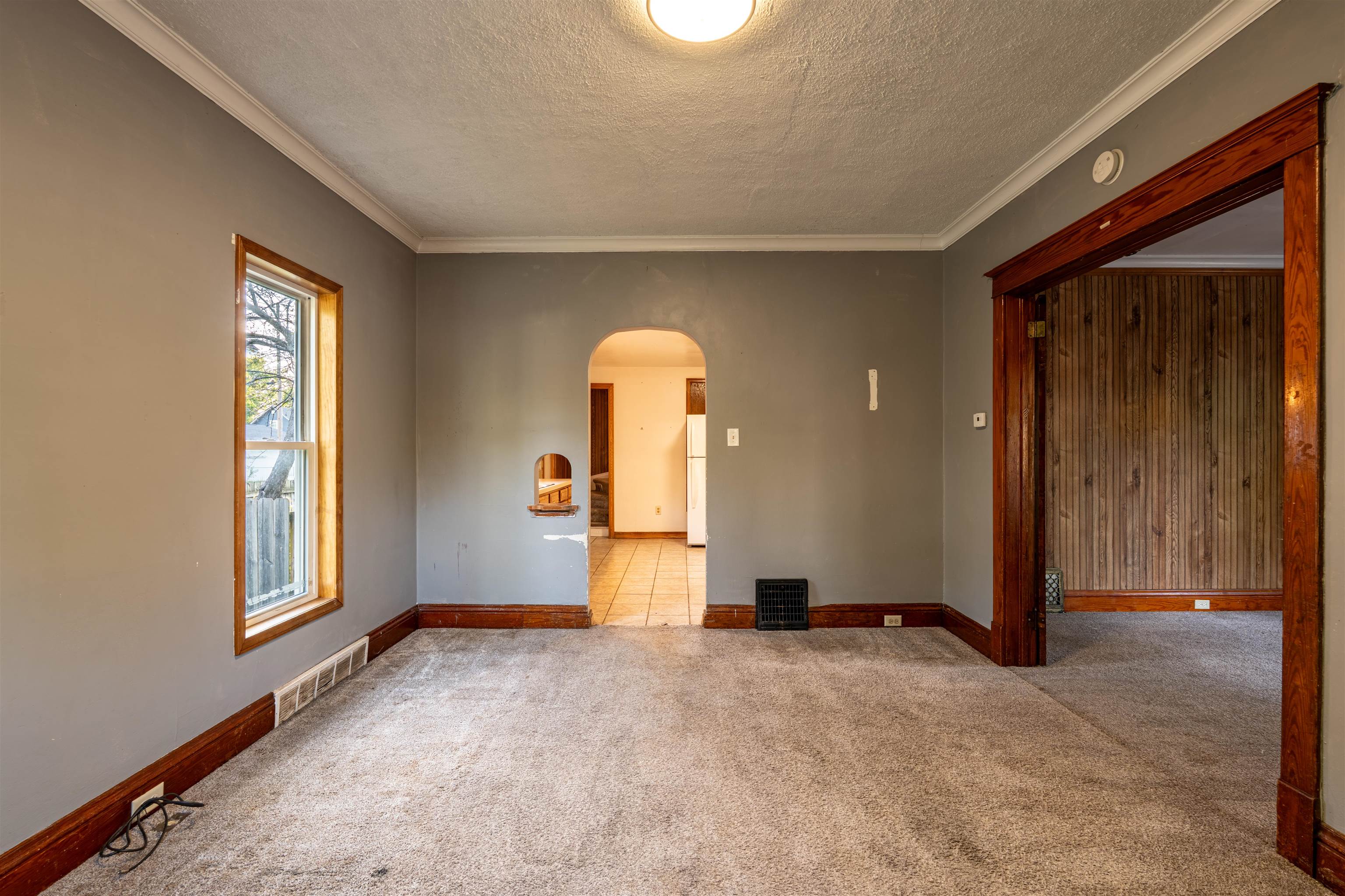 1010 S 7th Avenue Property Photo 8