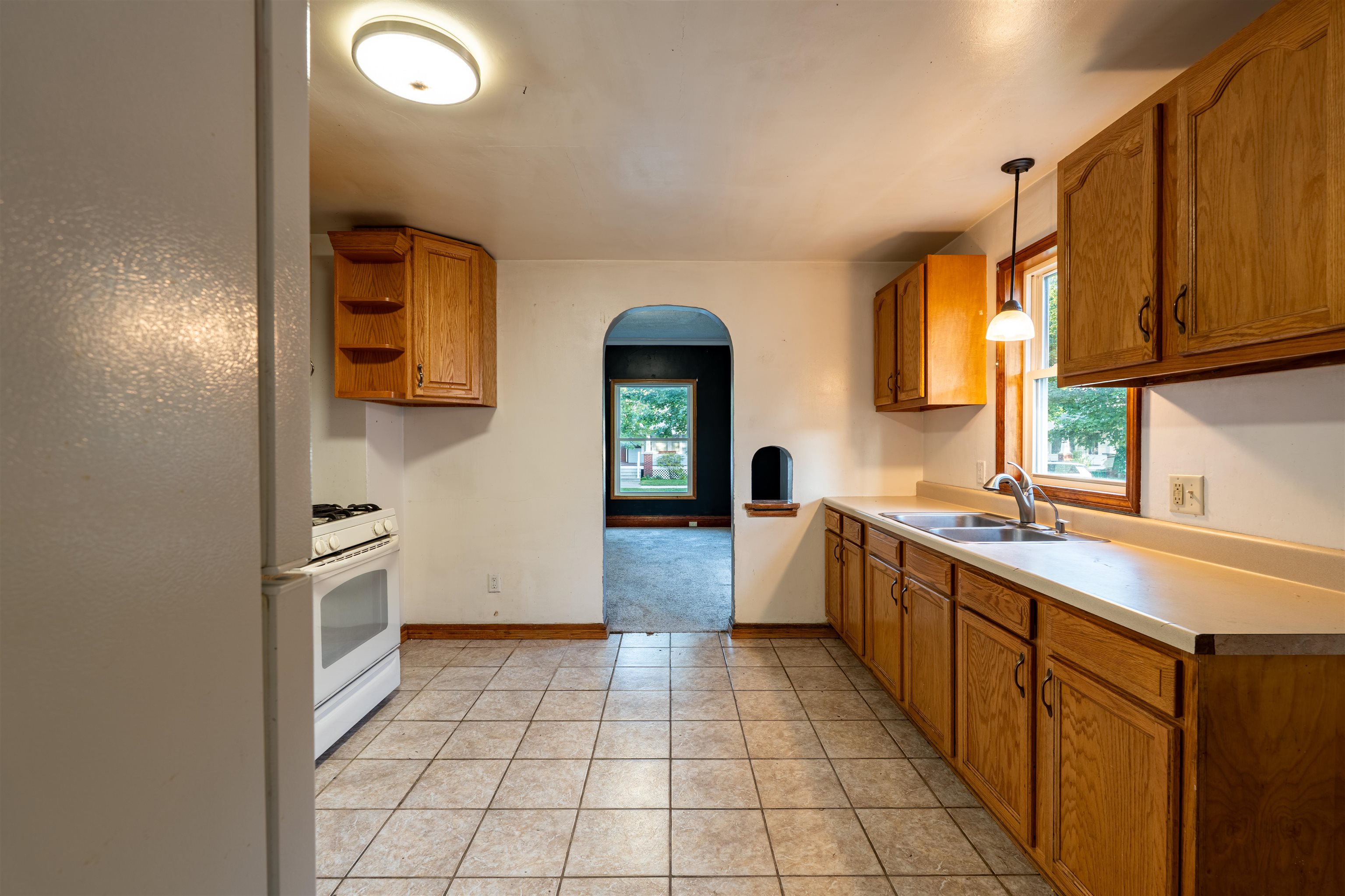 1010 S 7th Avenue Property Photo 10