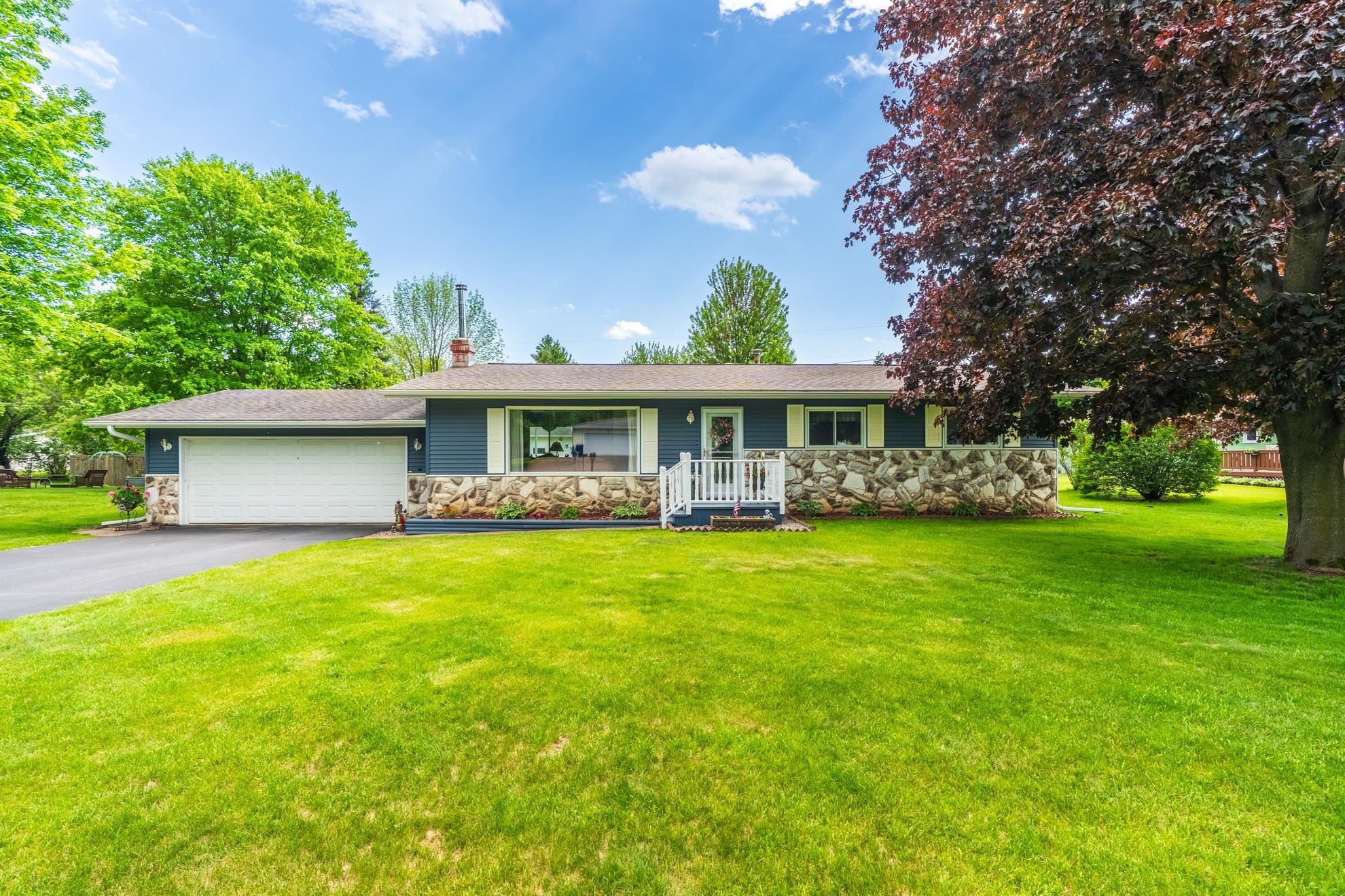 152165 Ivy Lane Property Photo 1