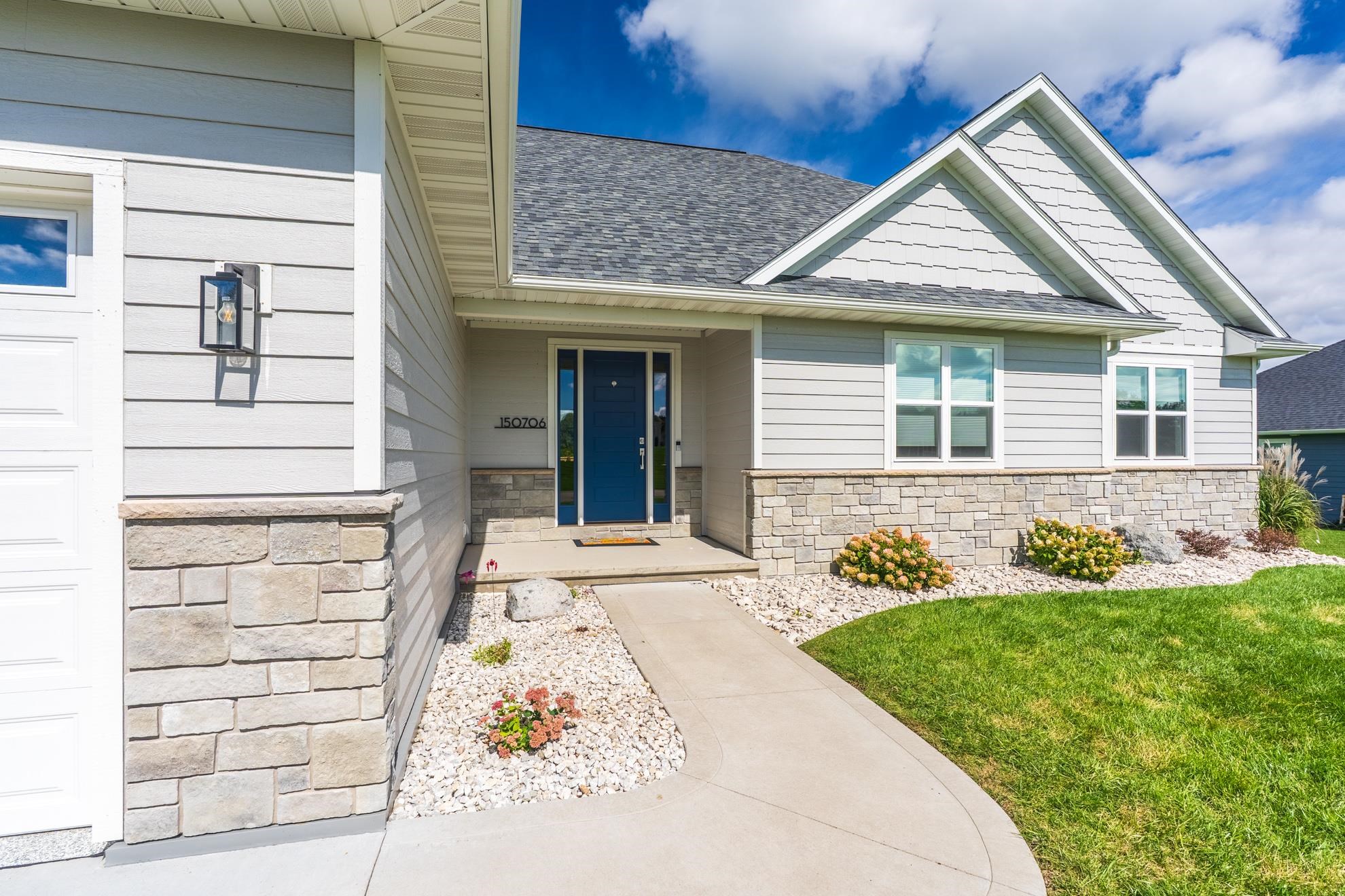 150706 Strawberry Lane Property Photo 2