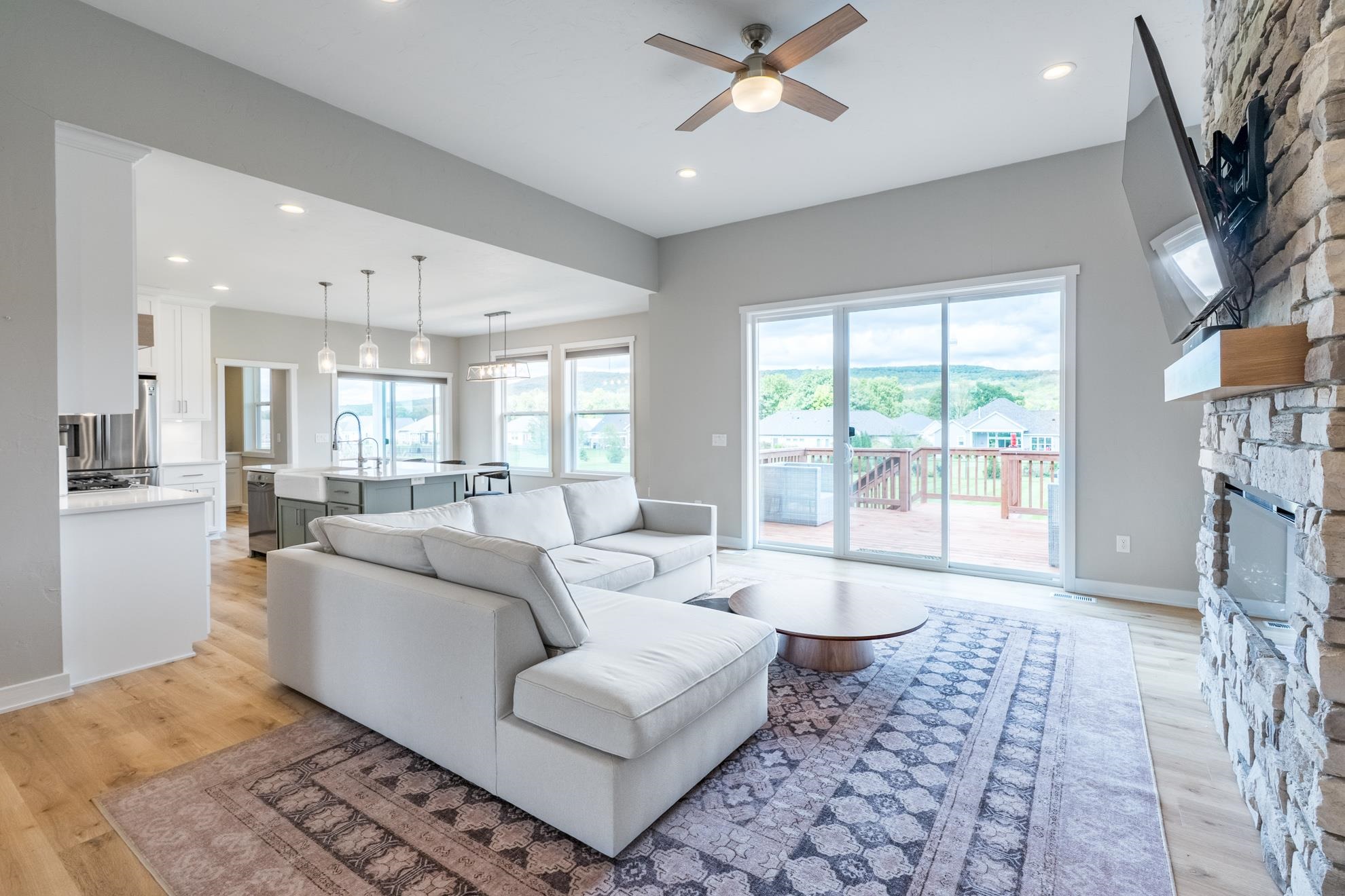150706 Strawberry Lane Property Photo 4
