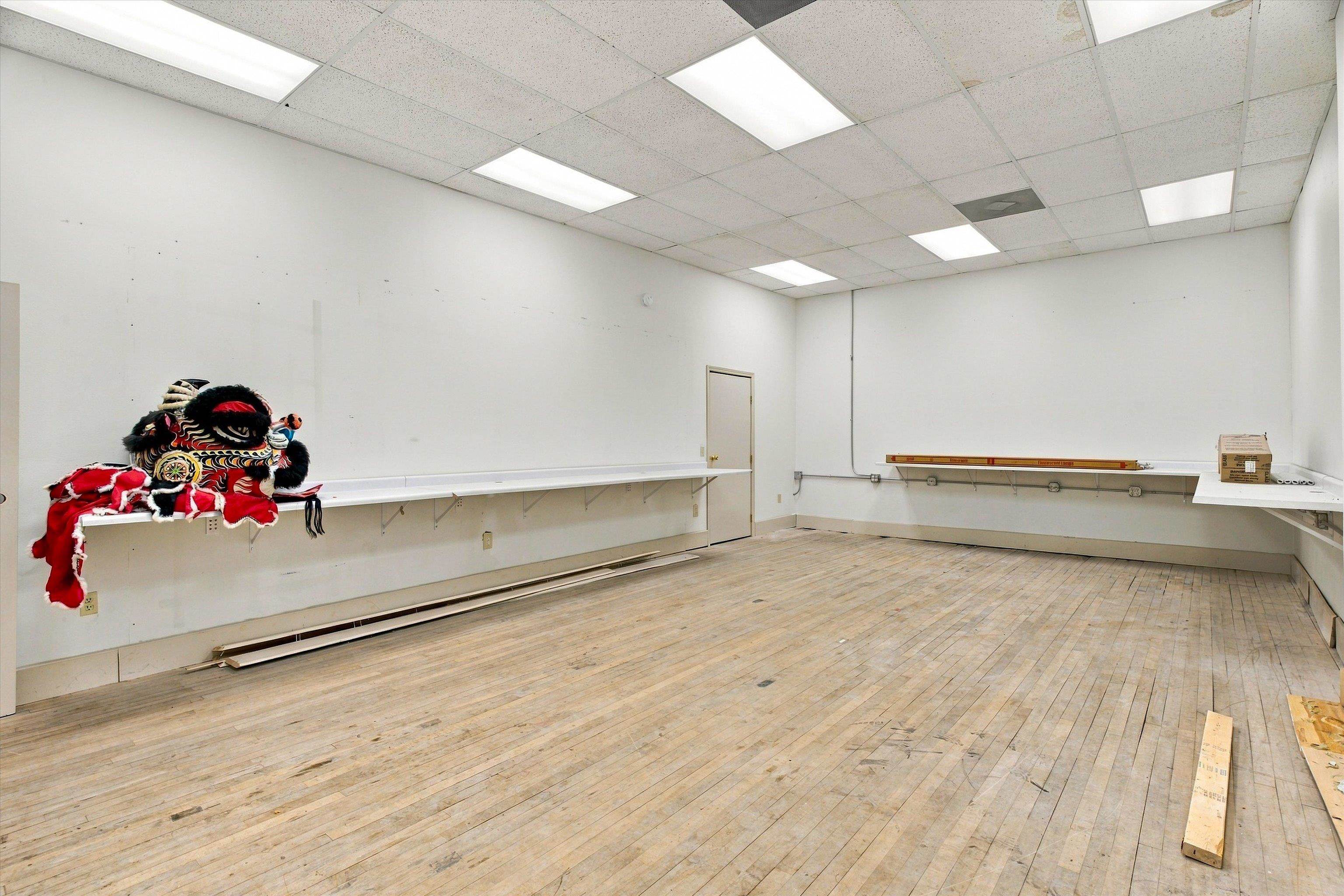 227 S Central Avenue Property Photo 8