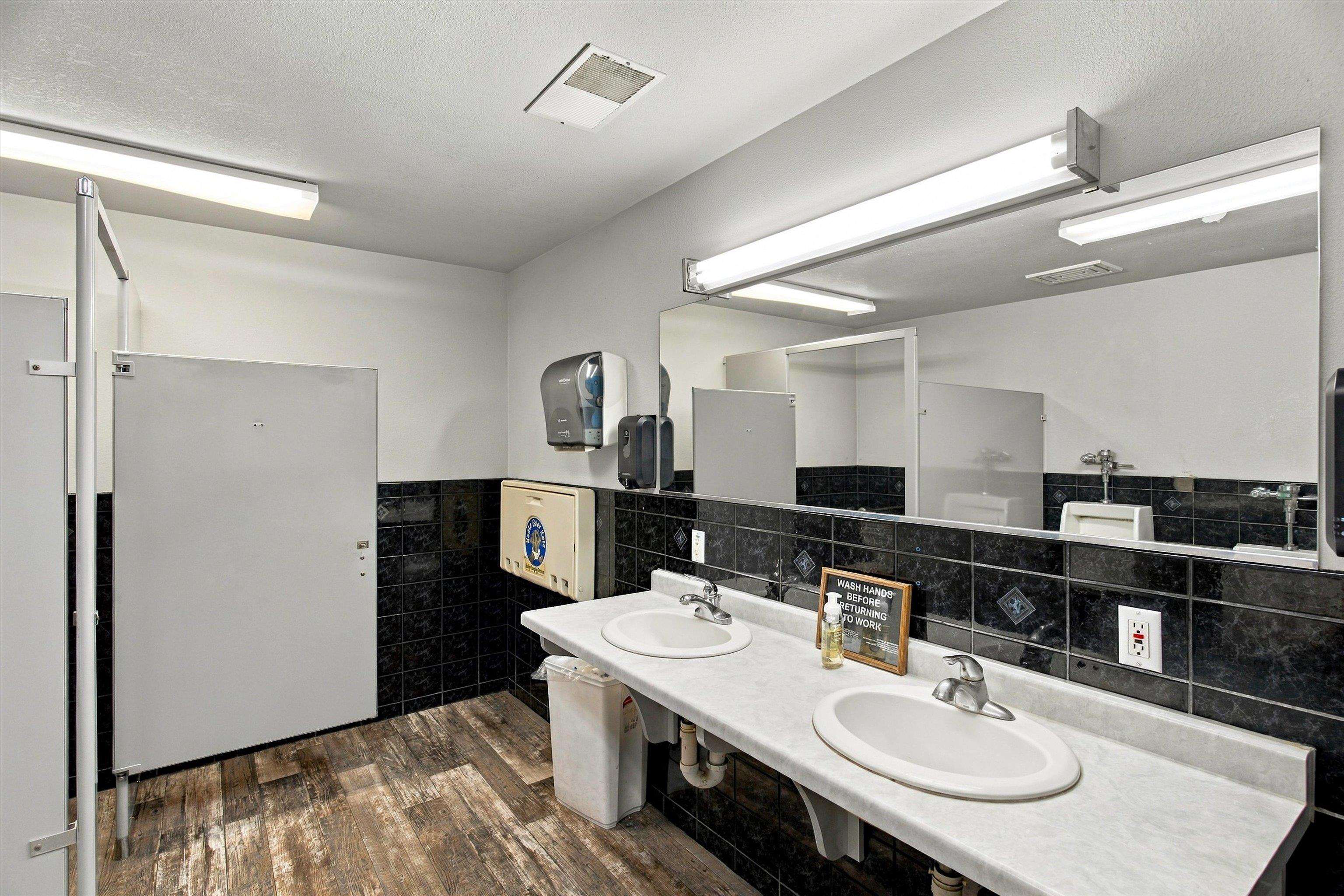 227 S Central Avenue Property Photo 29
