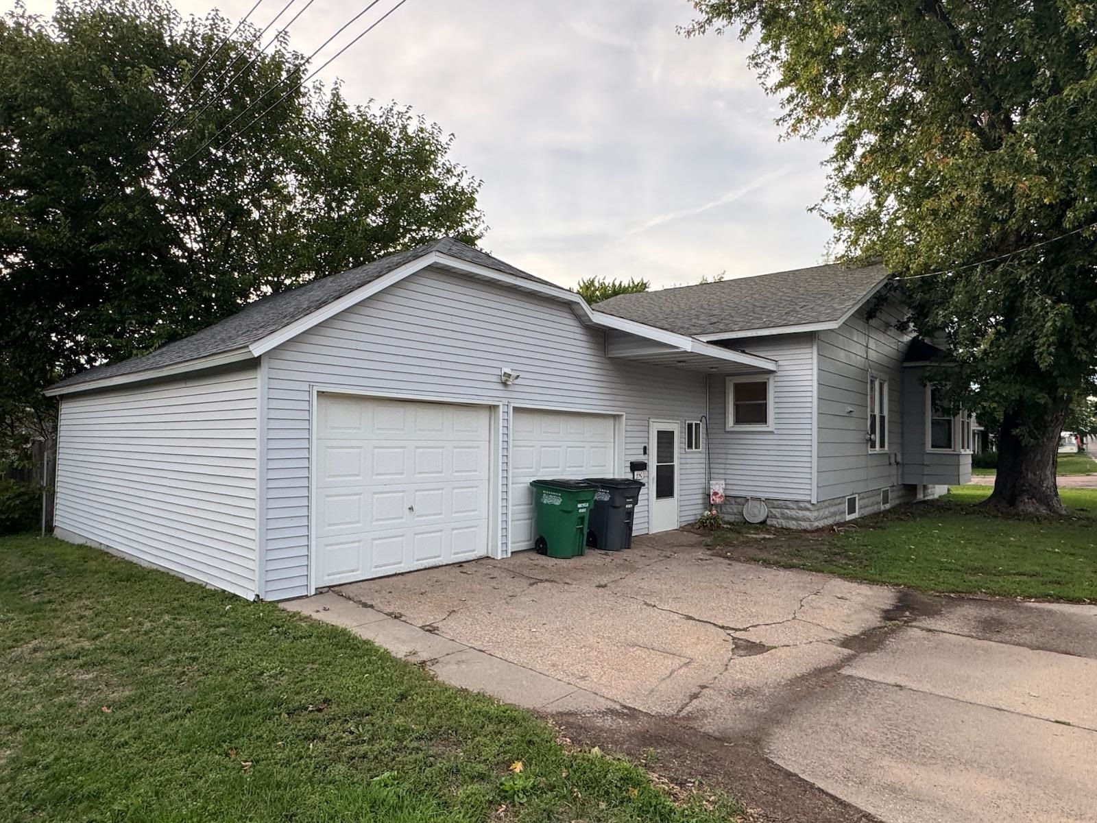 650 Avon Street Property Photo 4