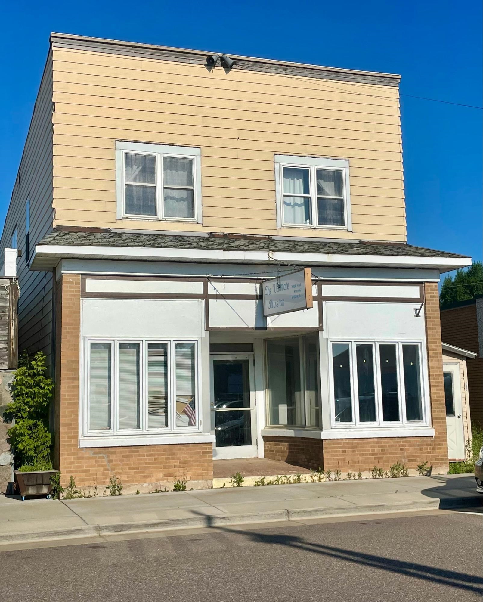 713 MCCOMB AVENUE Property Photo 1