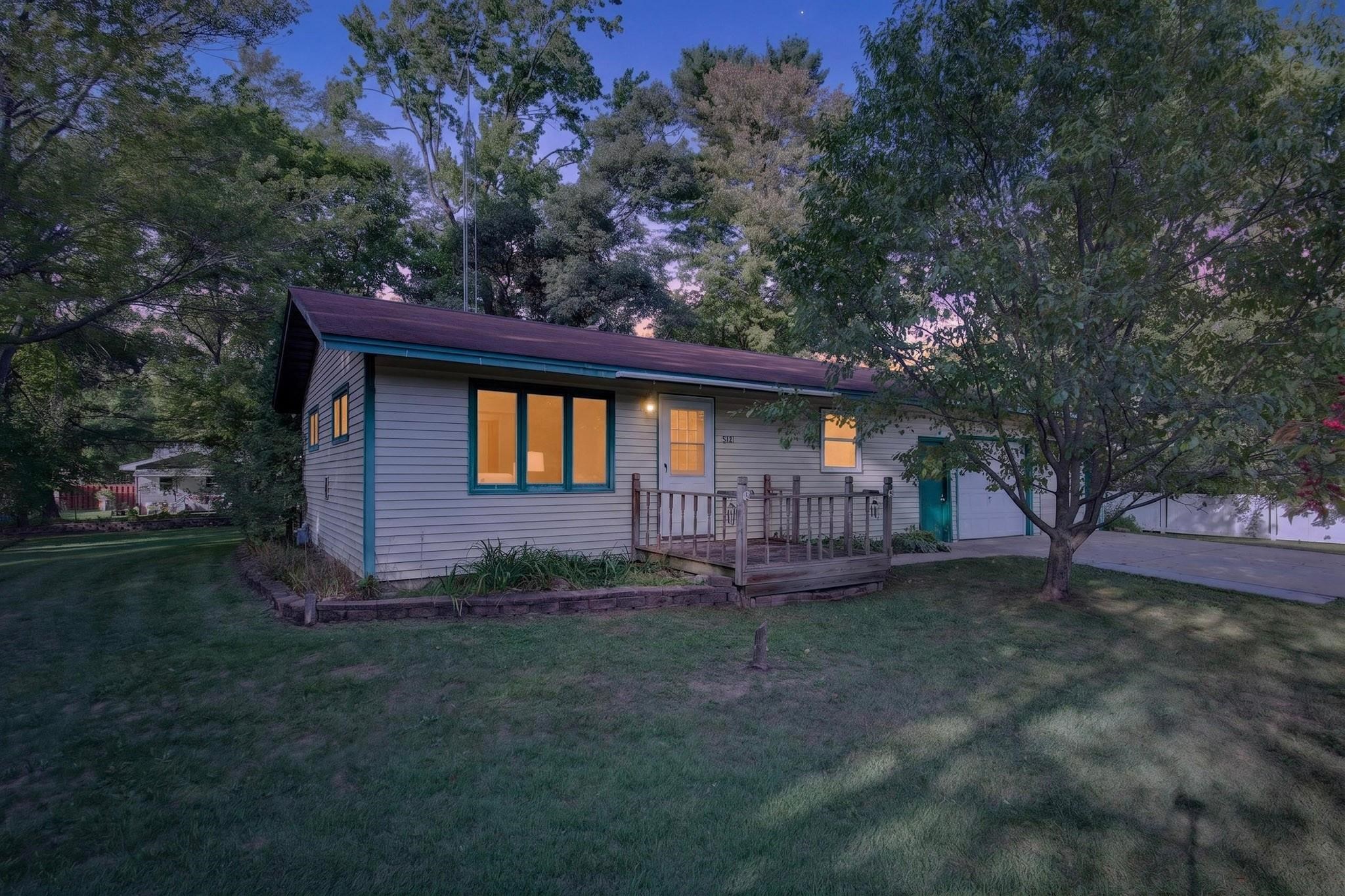 3121 Forest Lane Property Photo 1