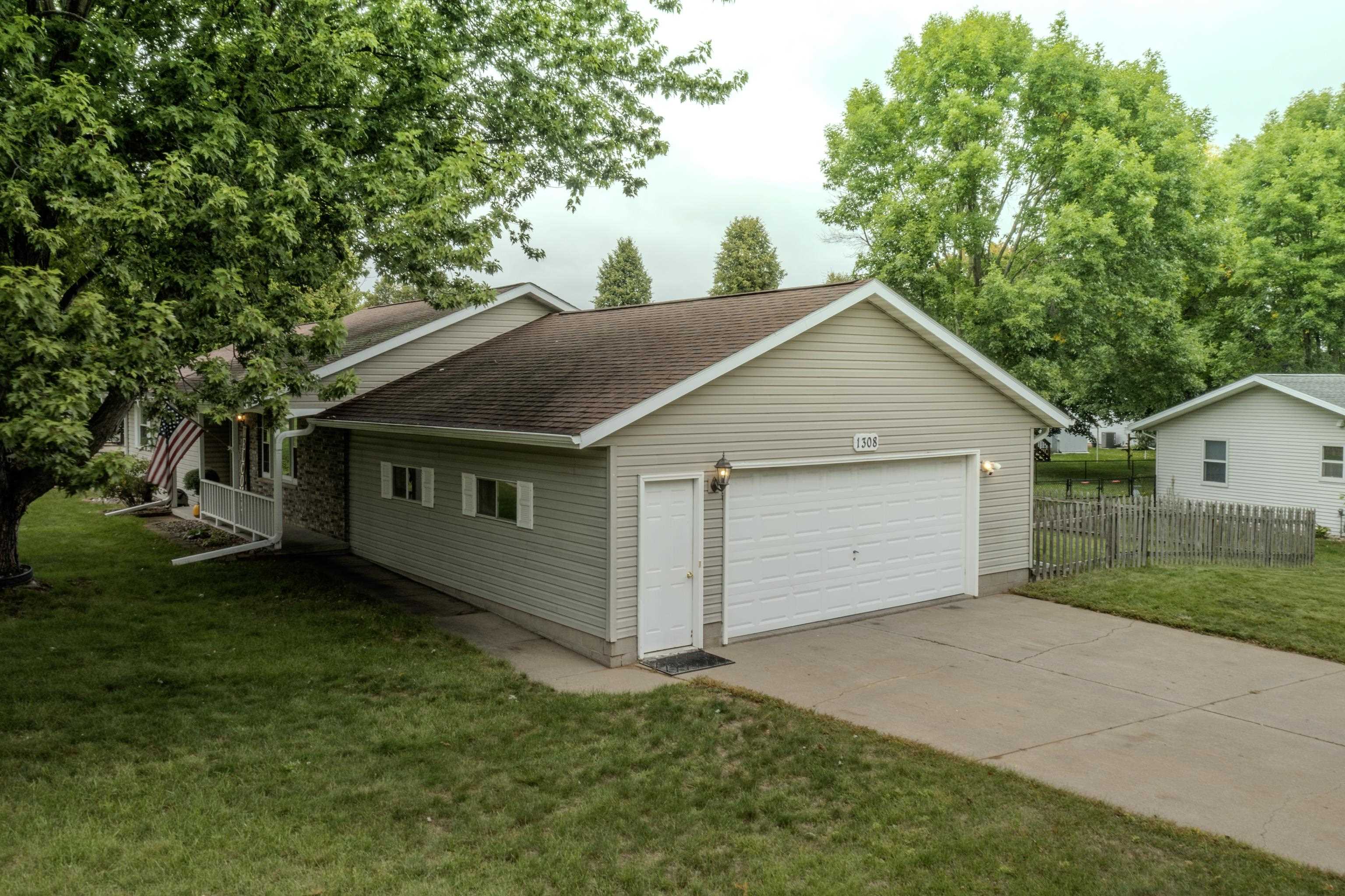 1308 Quaw Street Property Photo 5