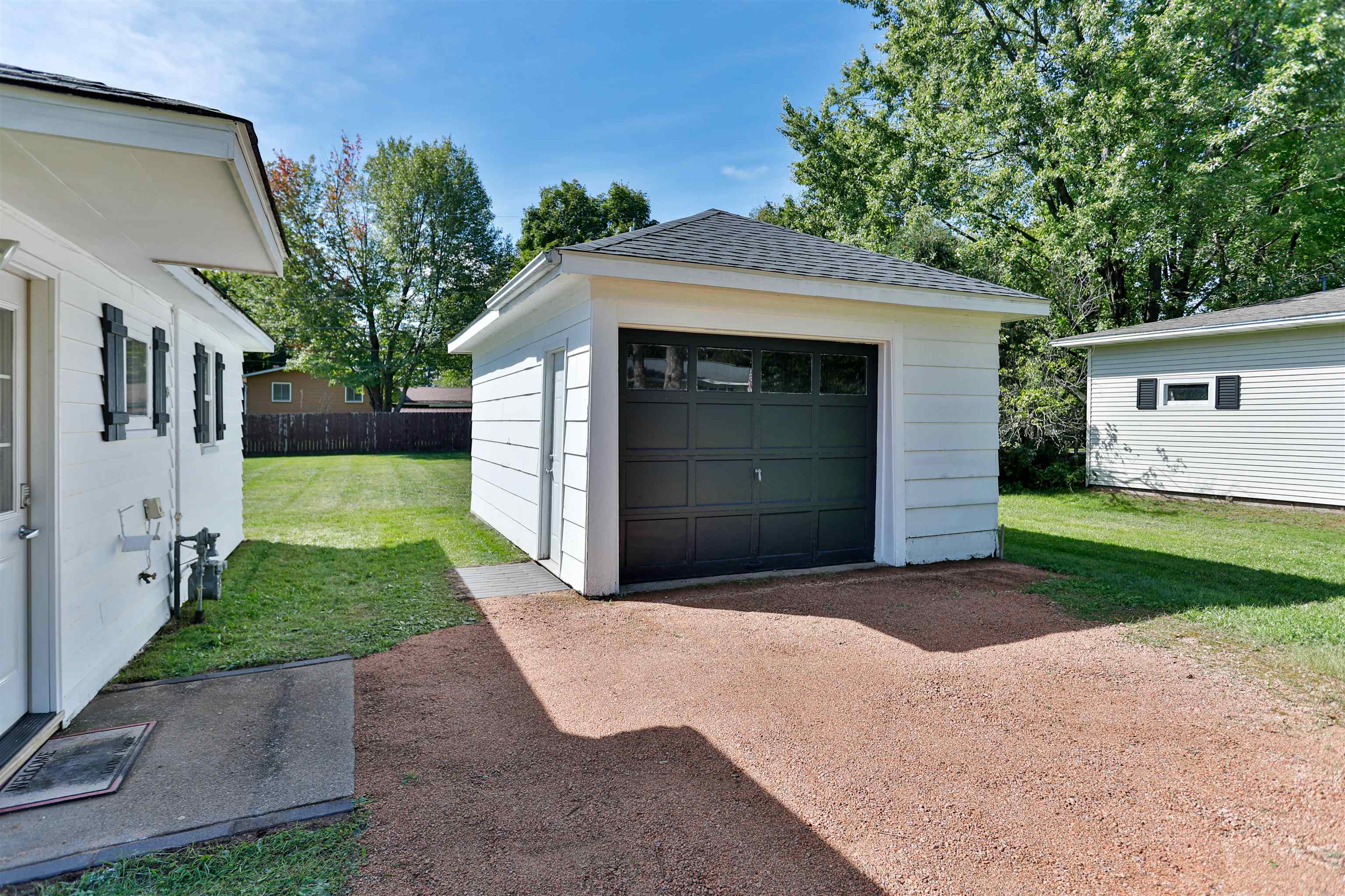 111 Schmidt Avenue Property Photo 3