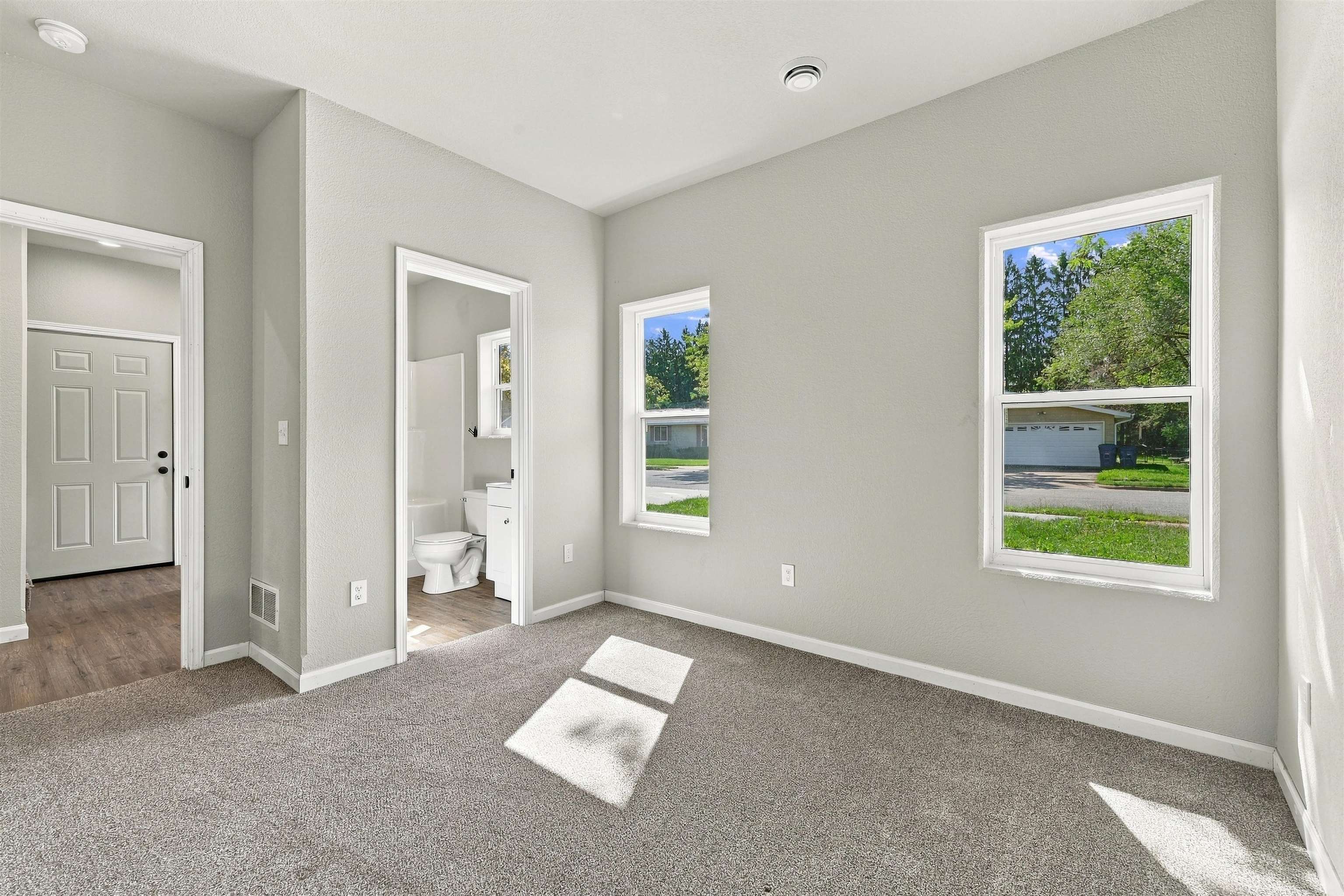120 William Street Property Photo 9