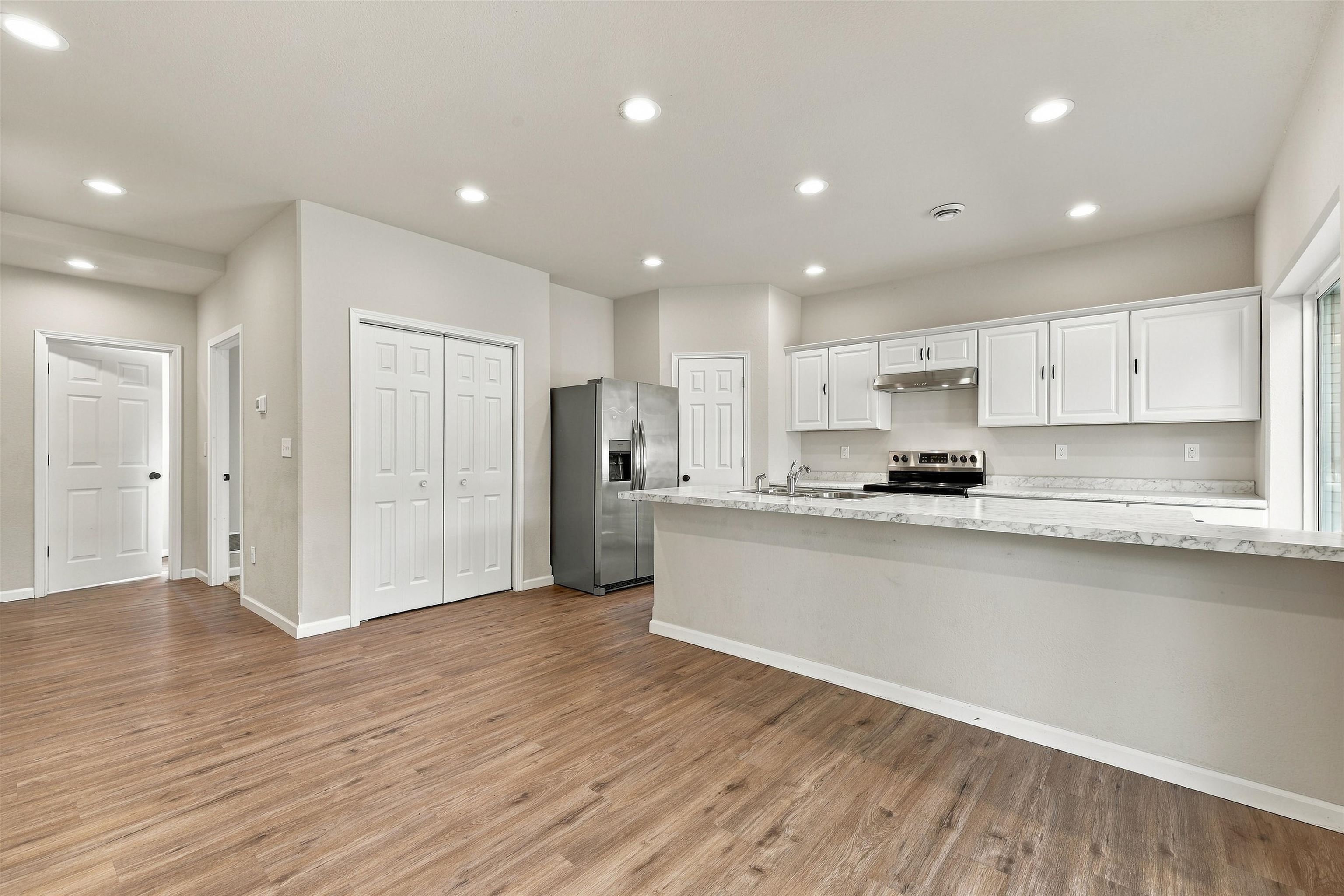 120 William Street Property Photo 16