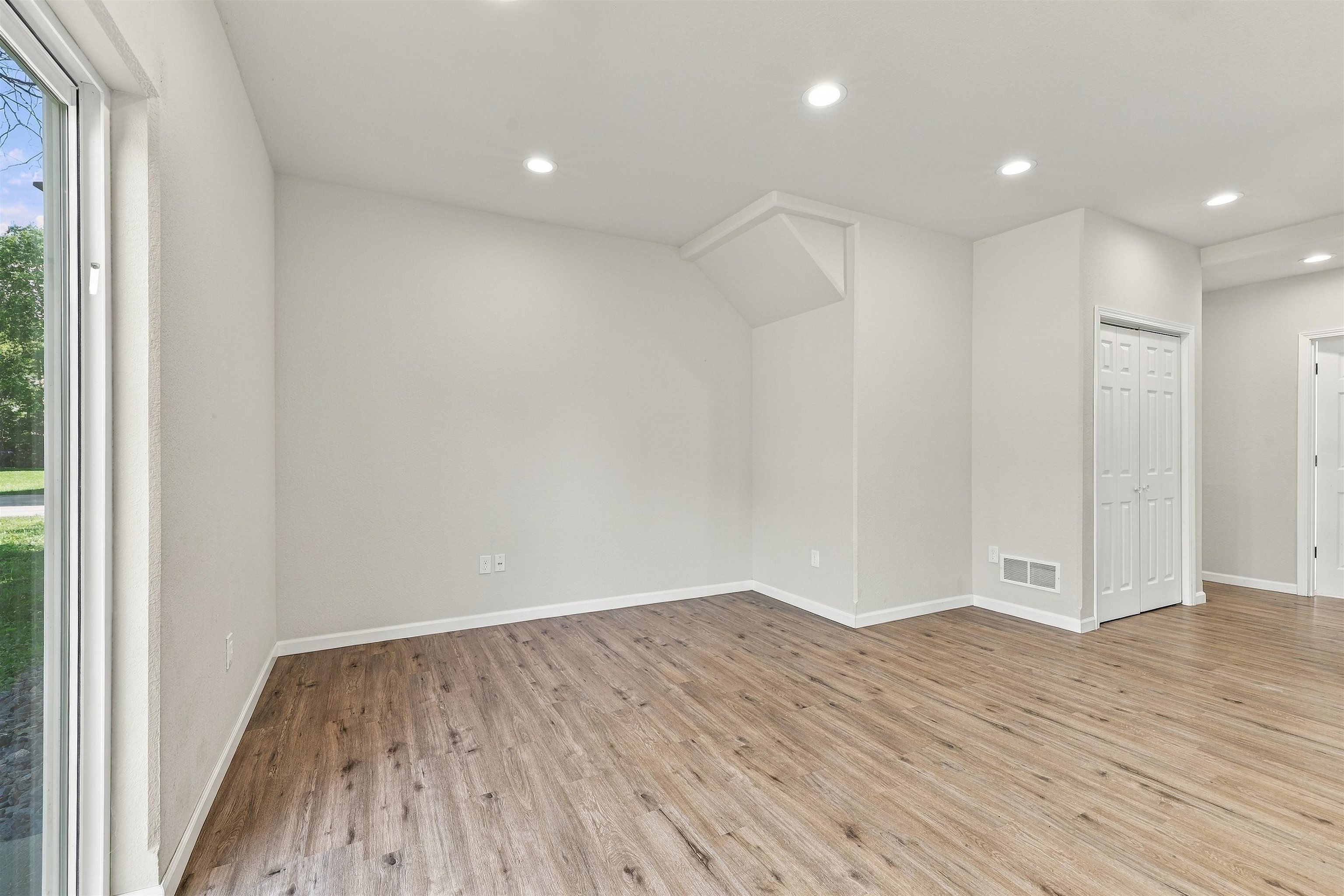 120 William Street Property Photo 24