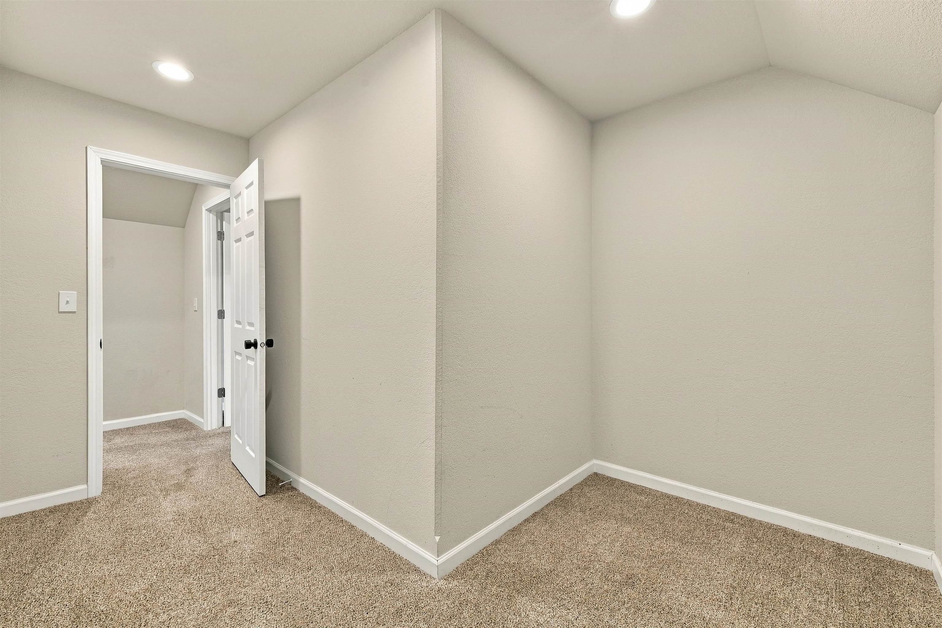 120 William Street Property Photo 33
