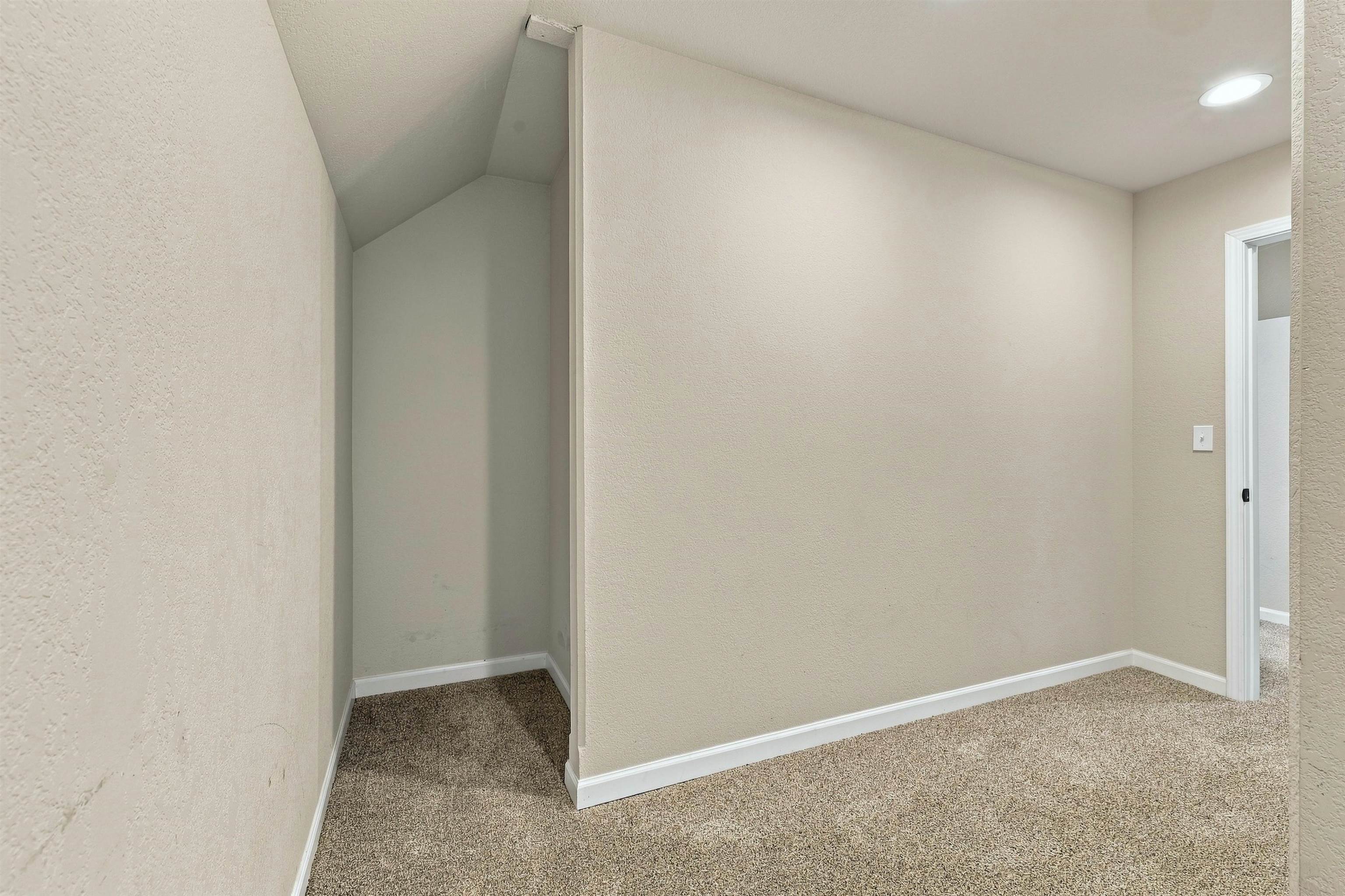 120 William Street Property Photo 34