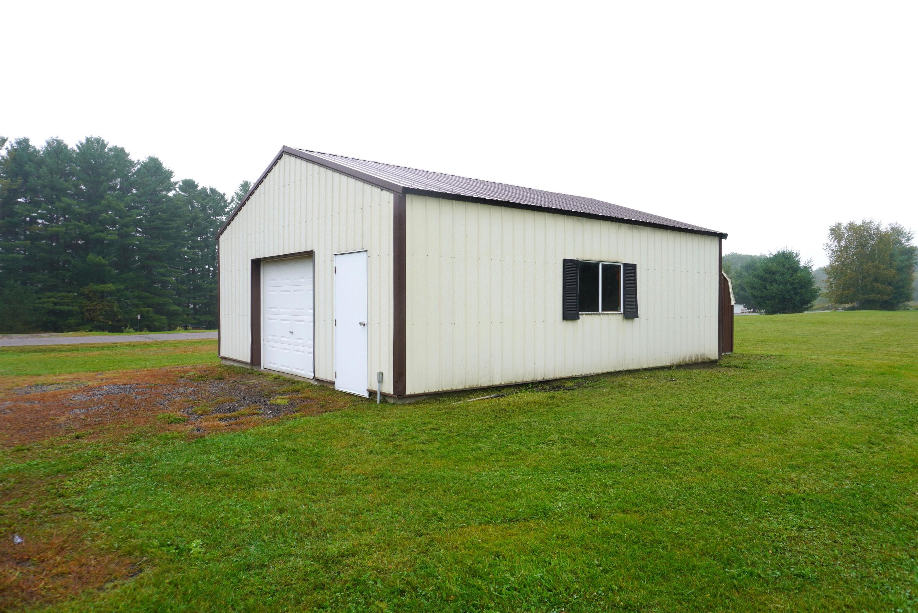 W7380 Mathews Road Property Photo 4