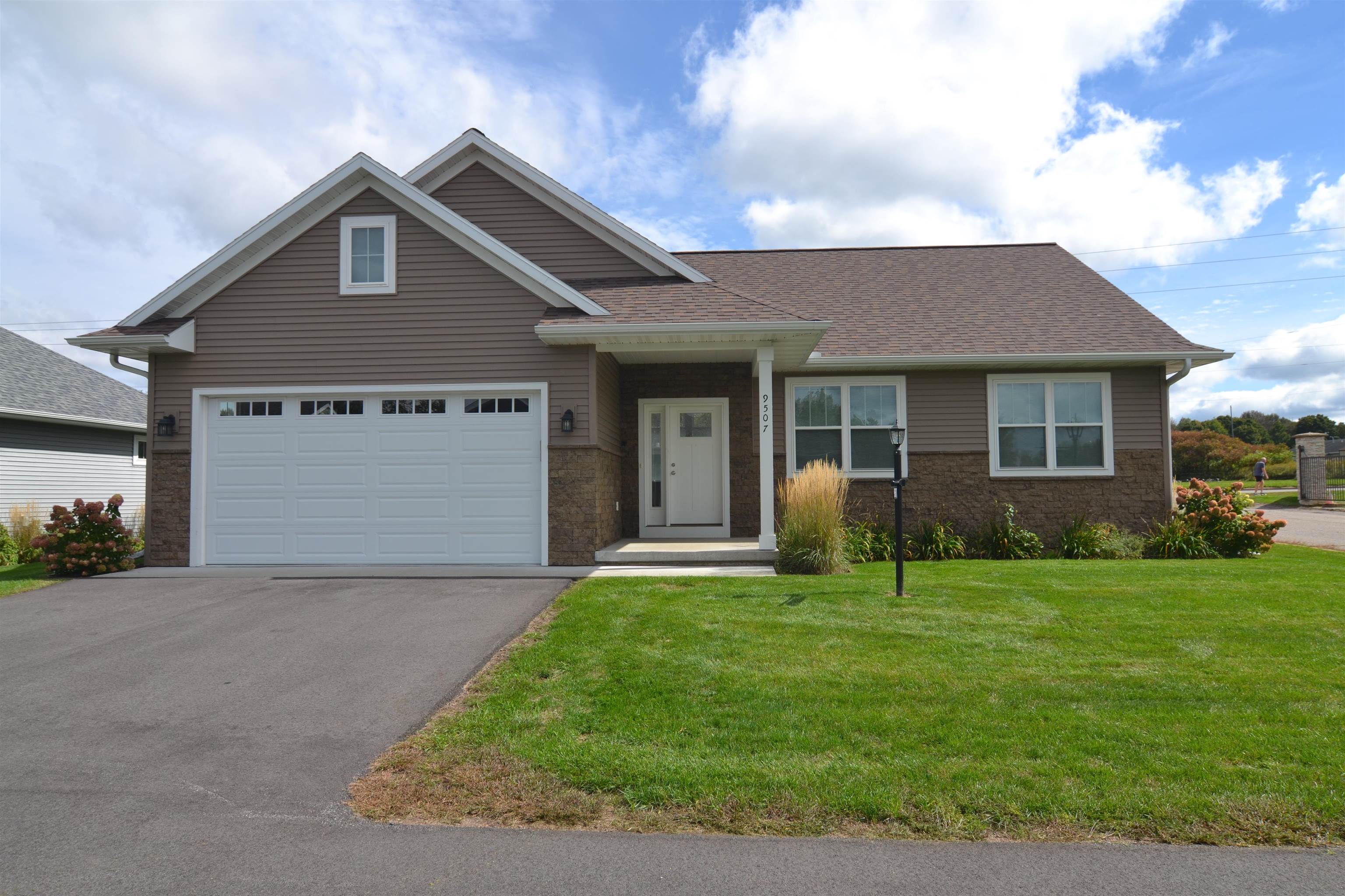 9507 Excalibur Drive Property Photo 35
