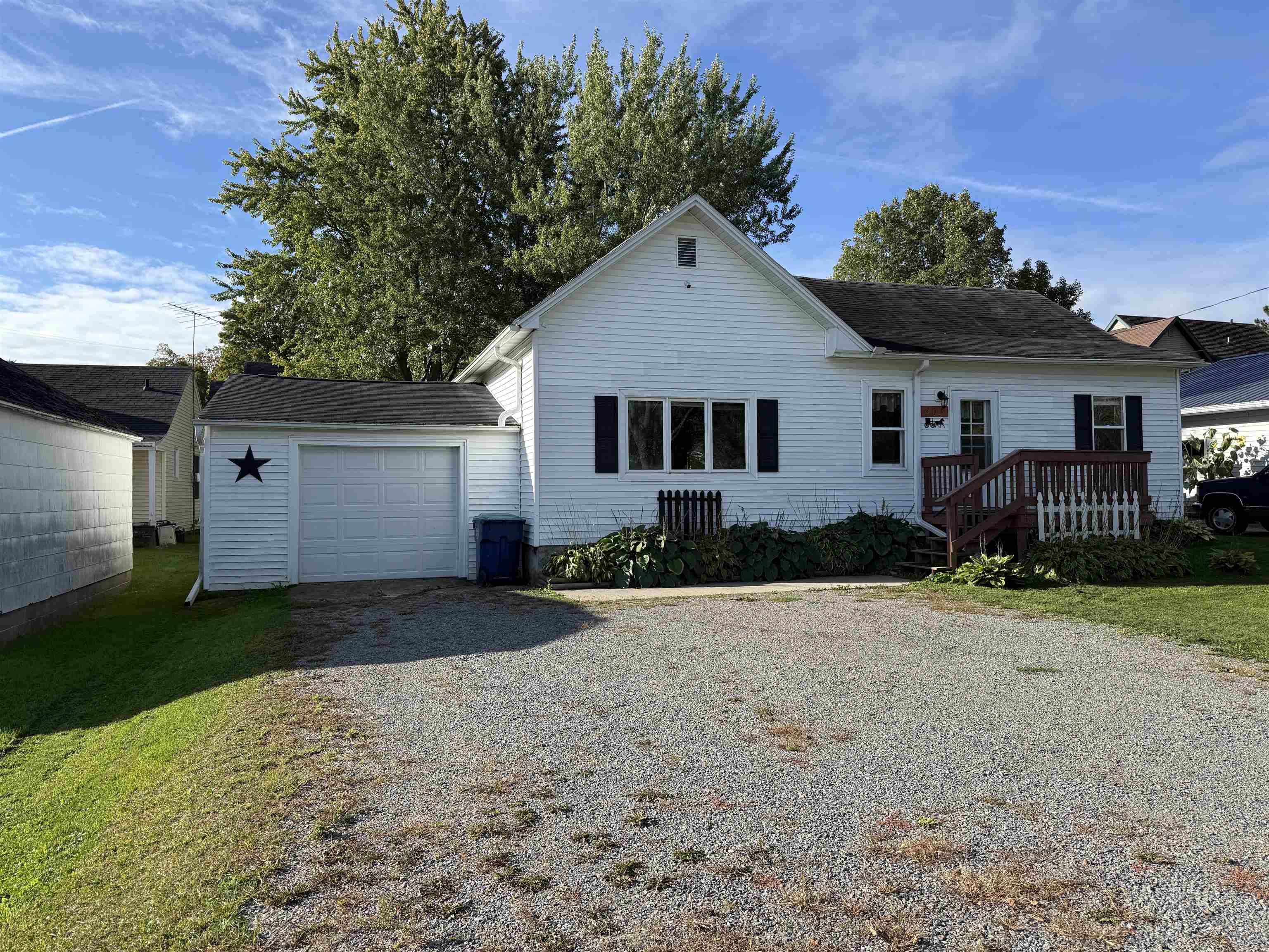 403 Forest Street Property Photo 2