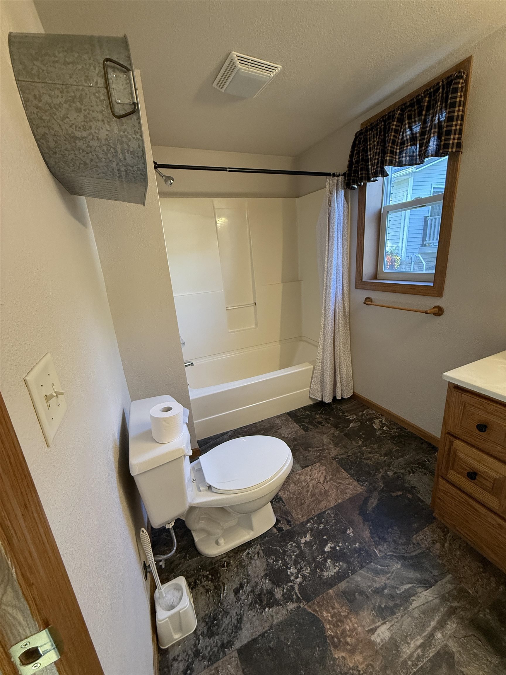 403 Forest Street Property Photo 16