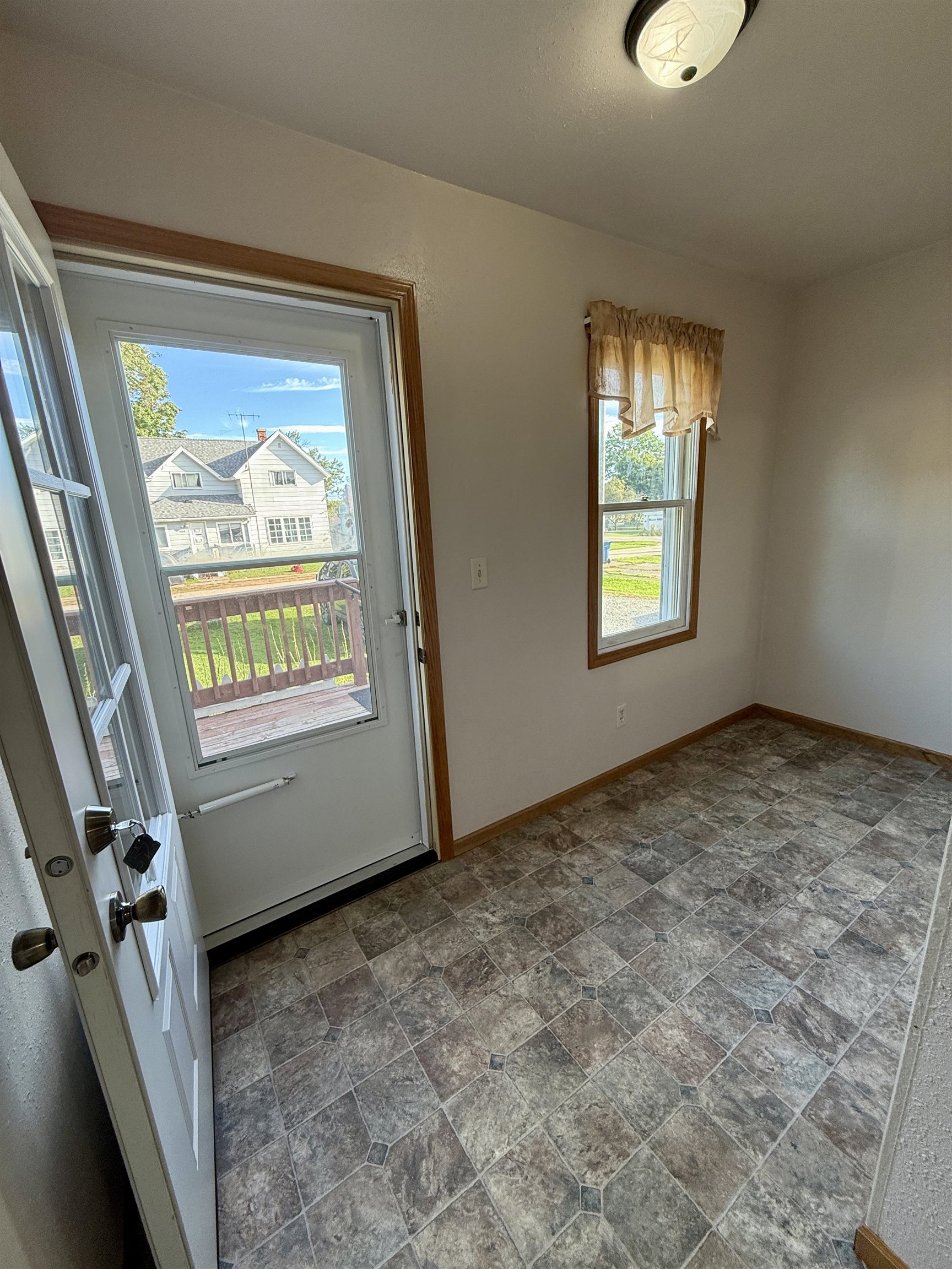 403 Forest Street Property Photo 28