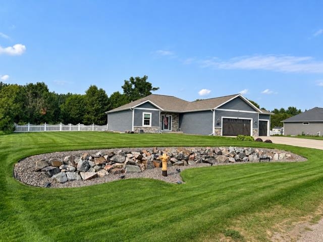 910 Torrey Pines Way Property Photo 3