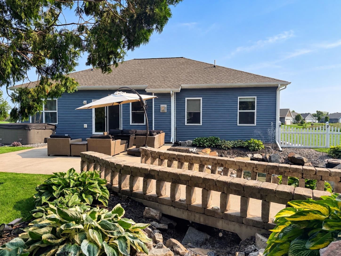 910 Torrey Pines Way Property Photo 6