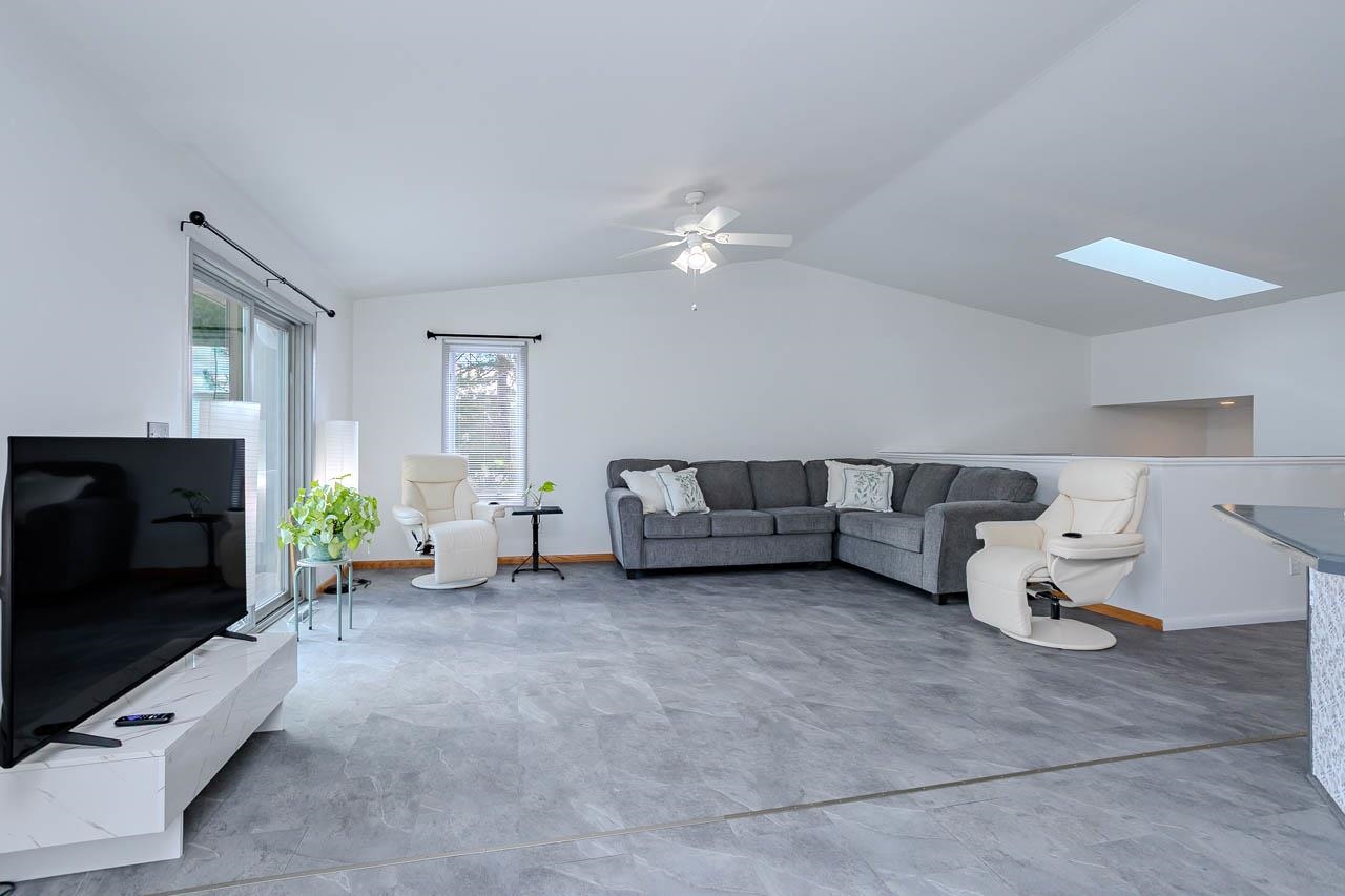 152573-152575 Iris Lane Property Photo 11
