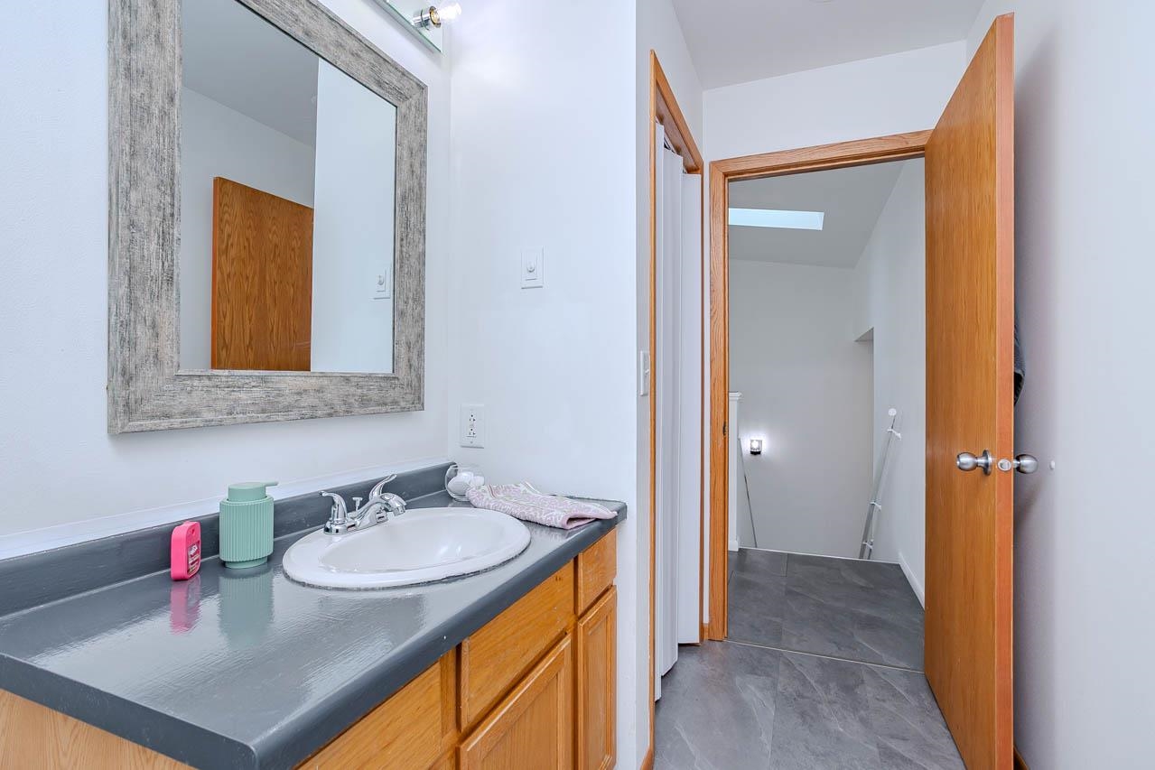 152573-152575 Iris Lane Property Photo 18