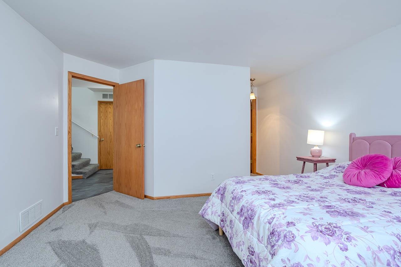 152573-152575 Iris Lane Property Photo 21