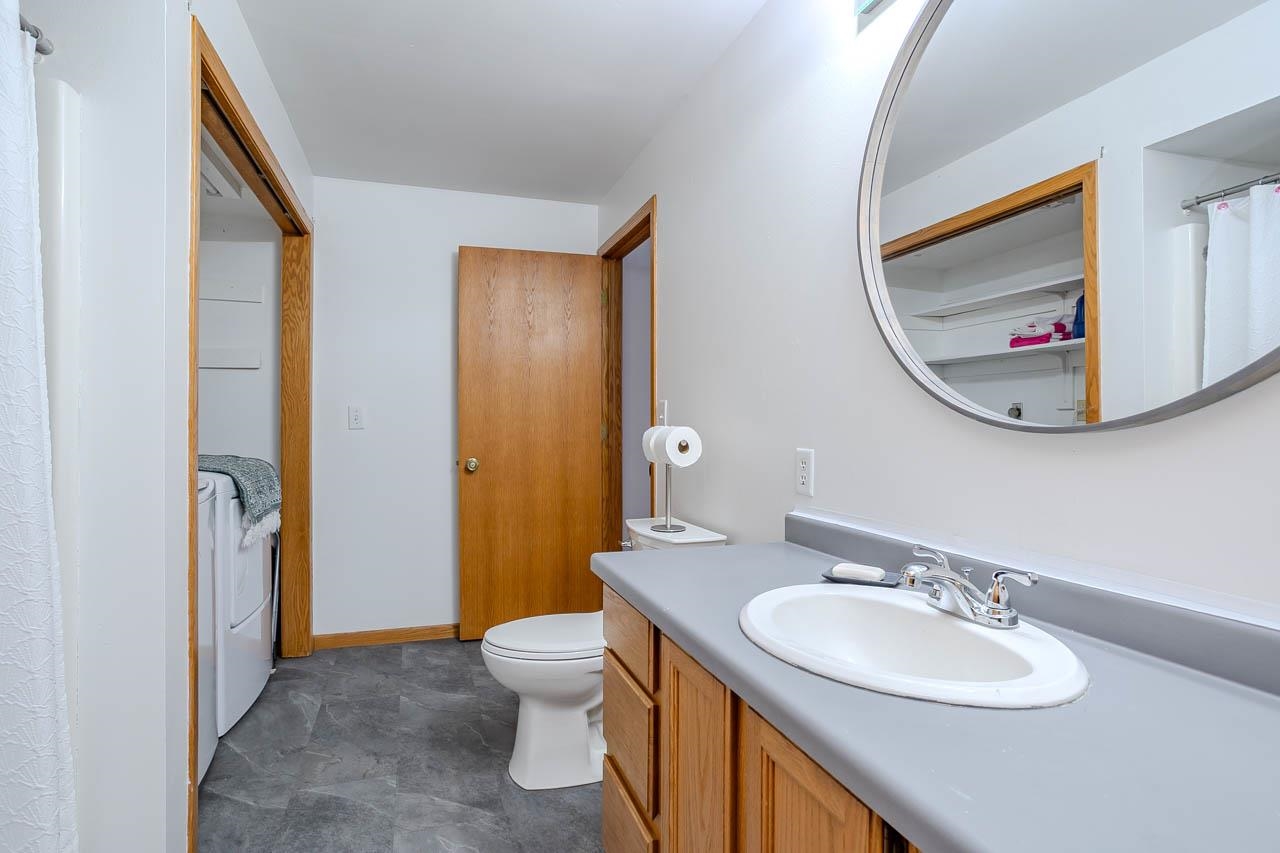 152573-152575 Iris Lane Property Photo 23