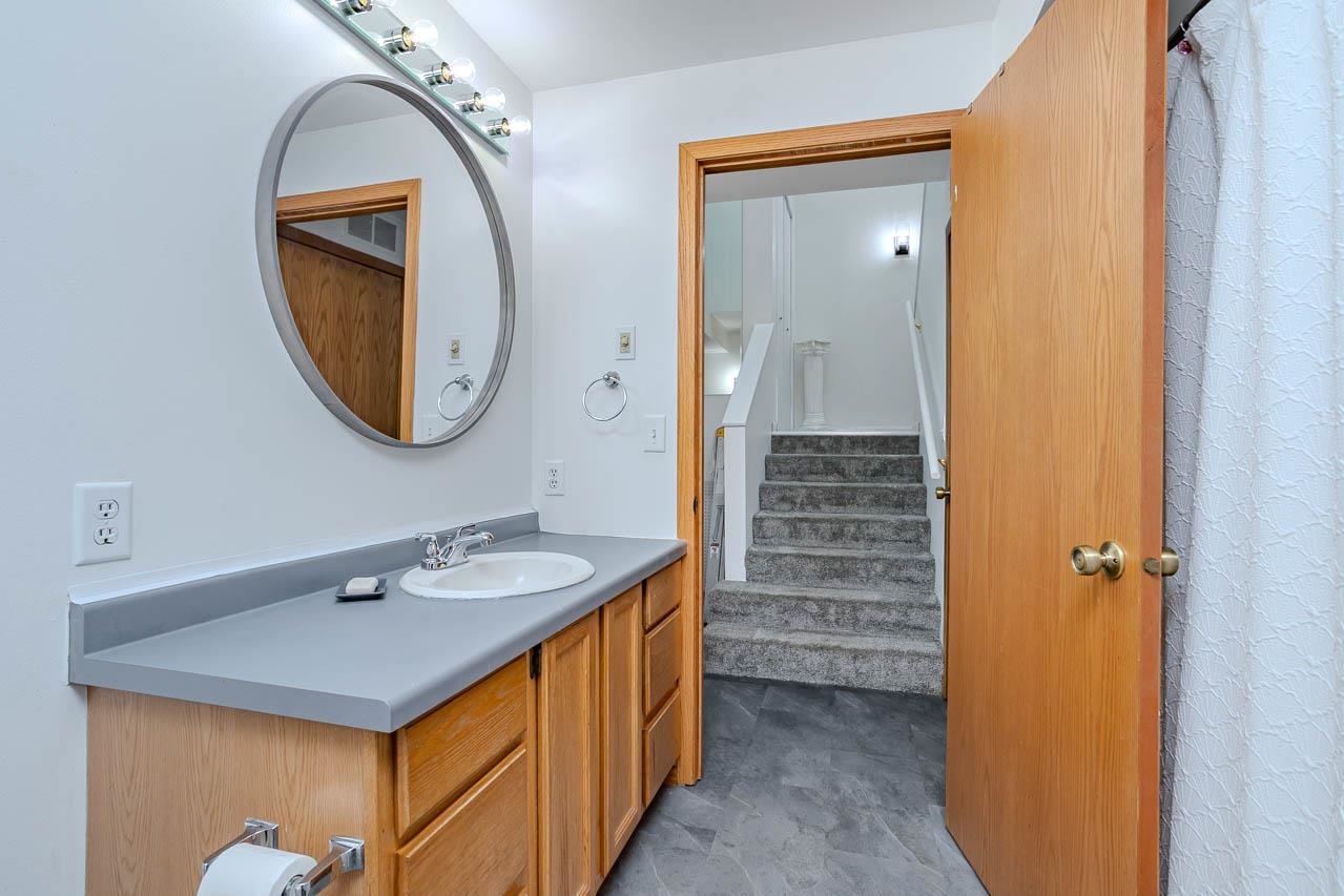 152573-152575 Iris Lane Property Photo 25