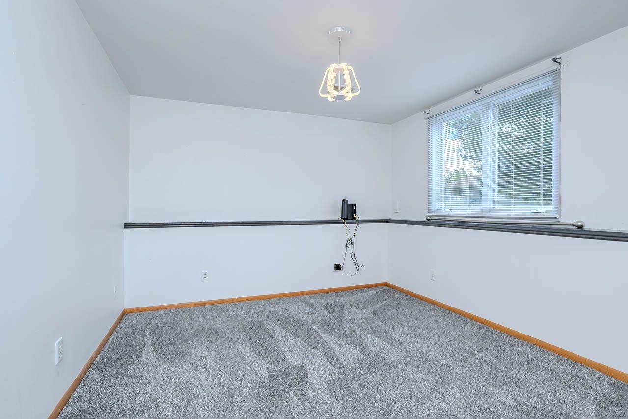 152573-152575 Iris Lane Property Photo 26