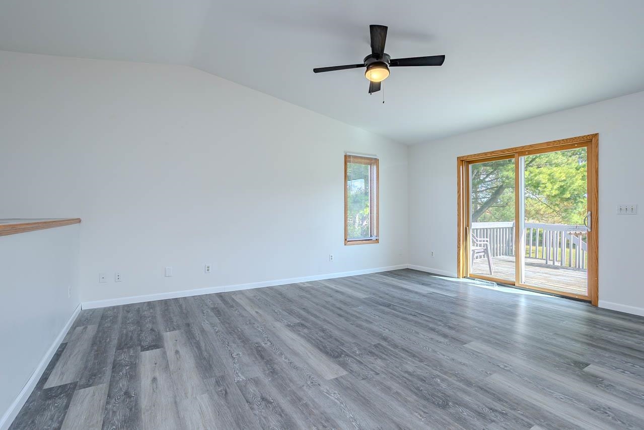 152573-152575 Iris Lane Property Photo 33