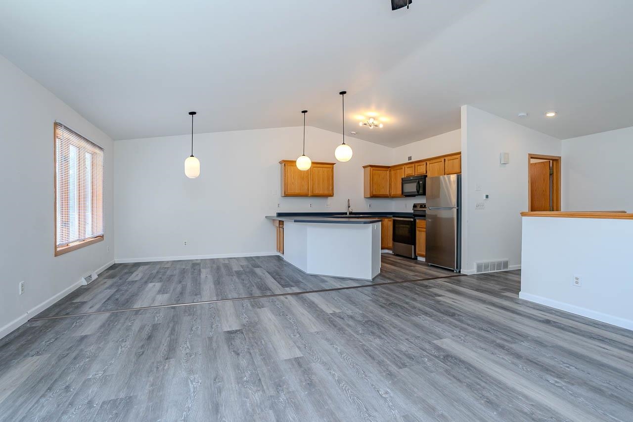 152573-152575 Iris Lane Property Photo 34