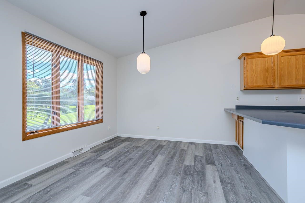 152573-152575 Iris Lane Property Photo 36