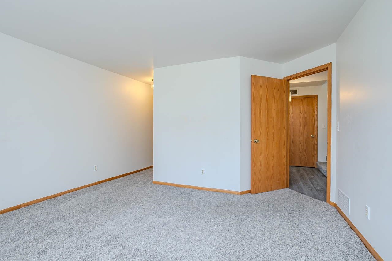 152573-152575 Iris Lane Property Photo 42