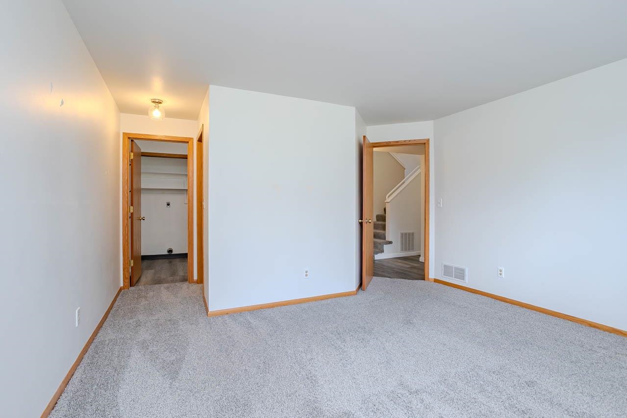 152573-152575 Iris Lane Property Photo 44