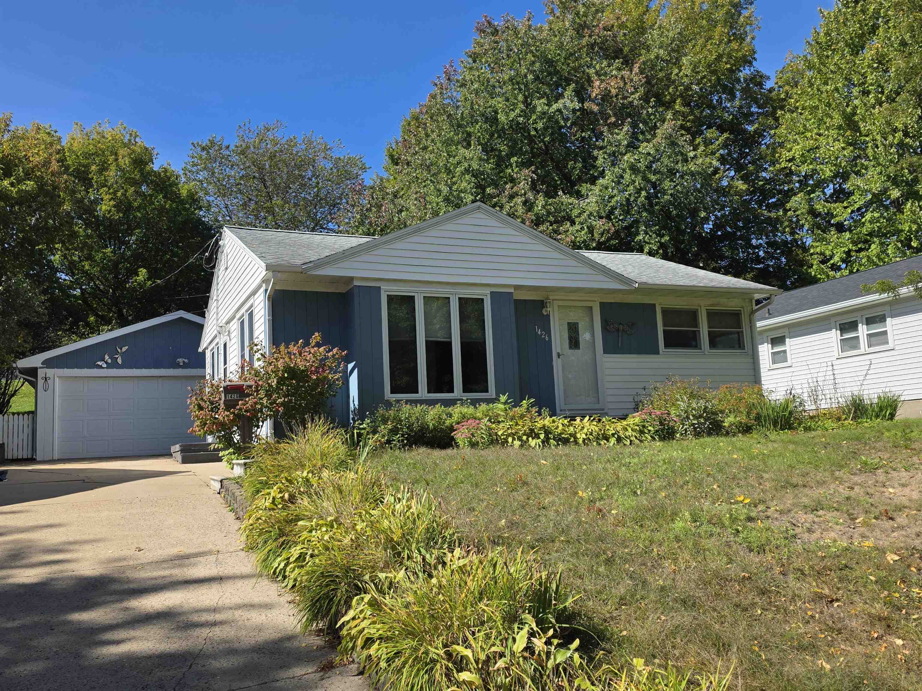 1426 N 1st Avenue Property Photo 1