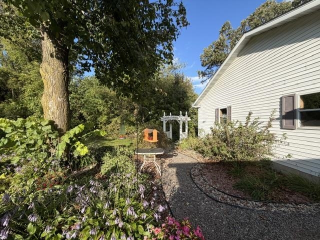 8325 County Road B Property Photo 34