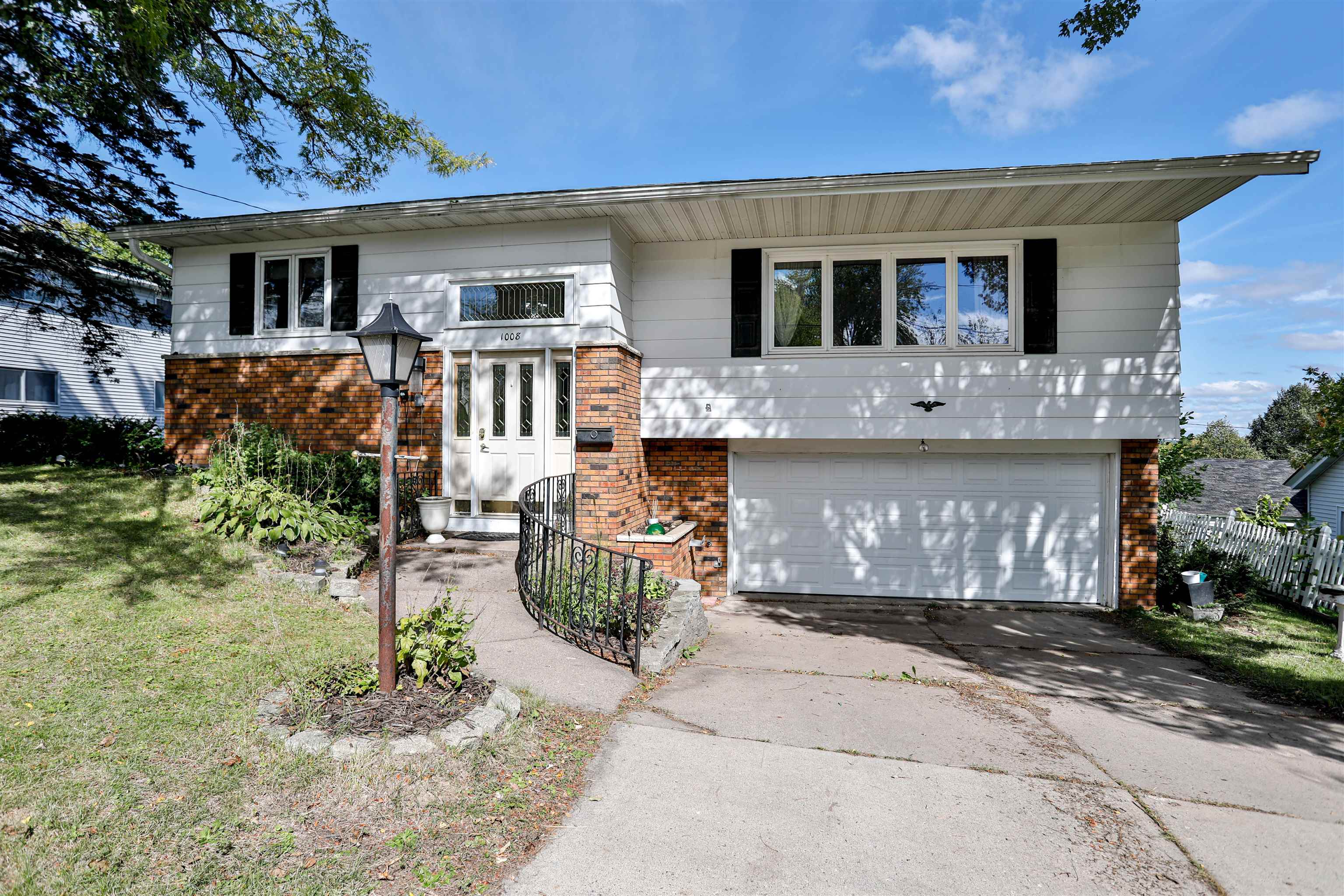 1008 Elm Street Property Photo 1