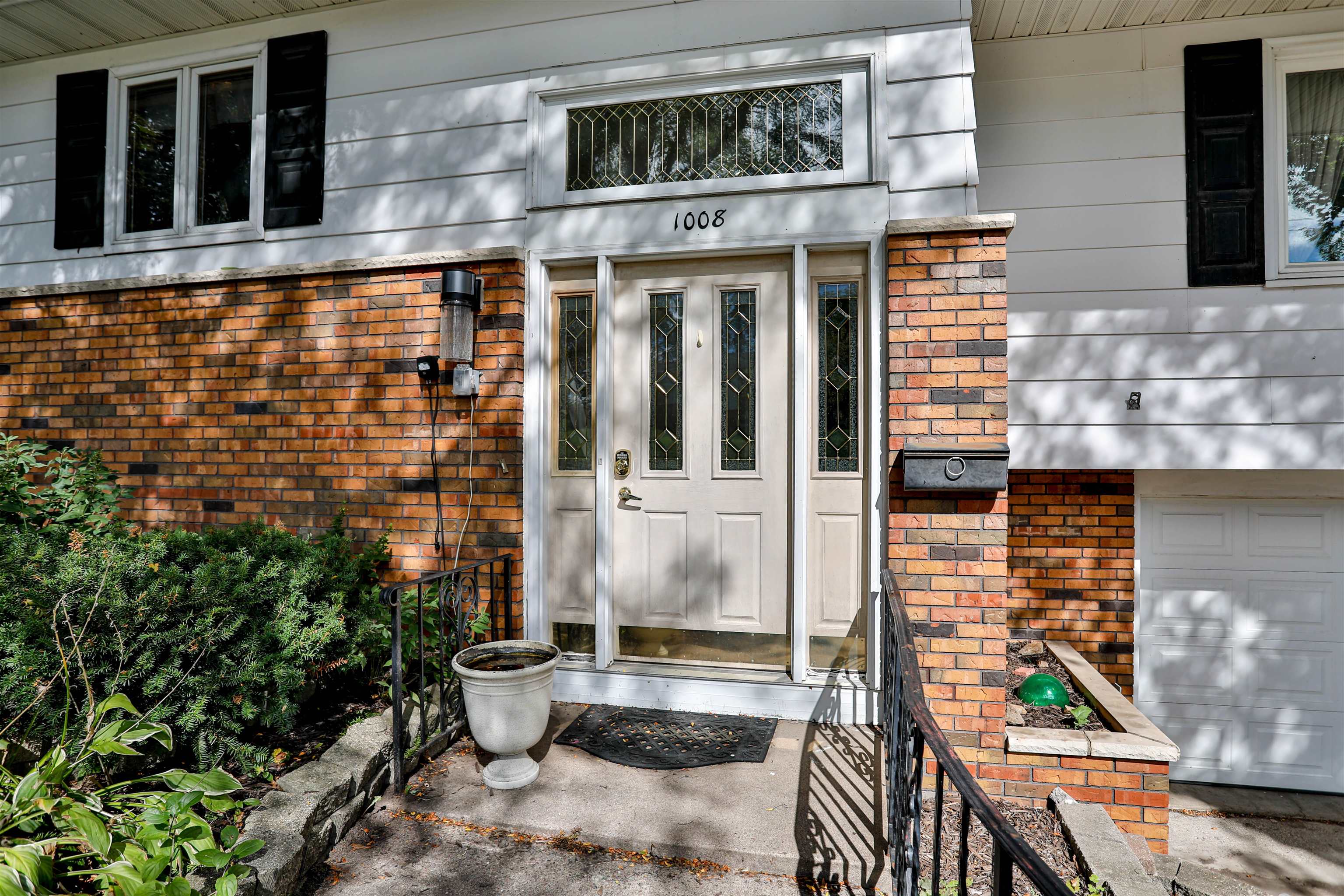1008 Elm Street Property Photo 6