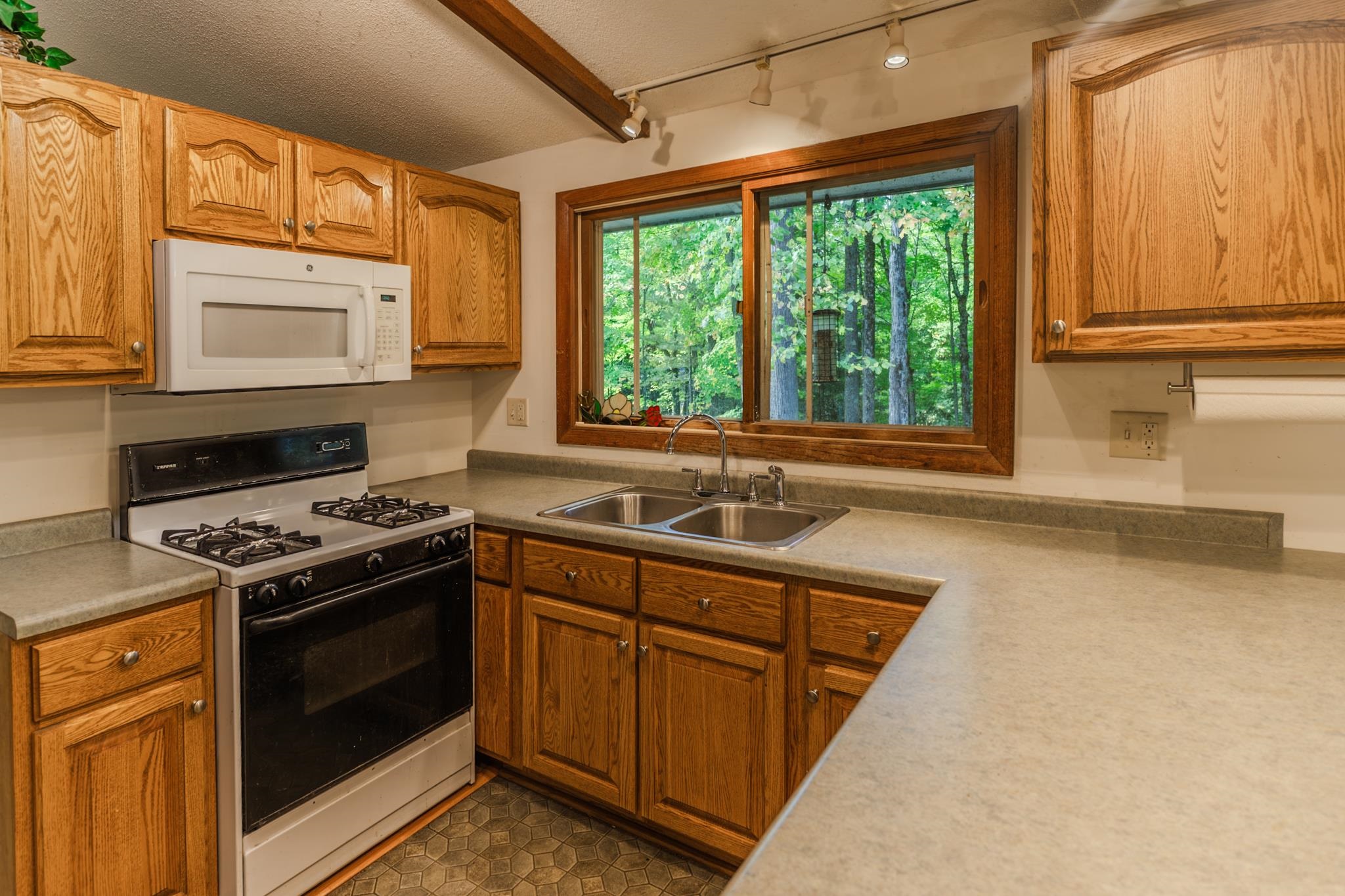 5610 Timber Lodge Road Property Photo 6
