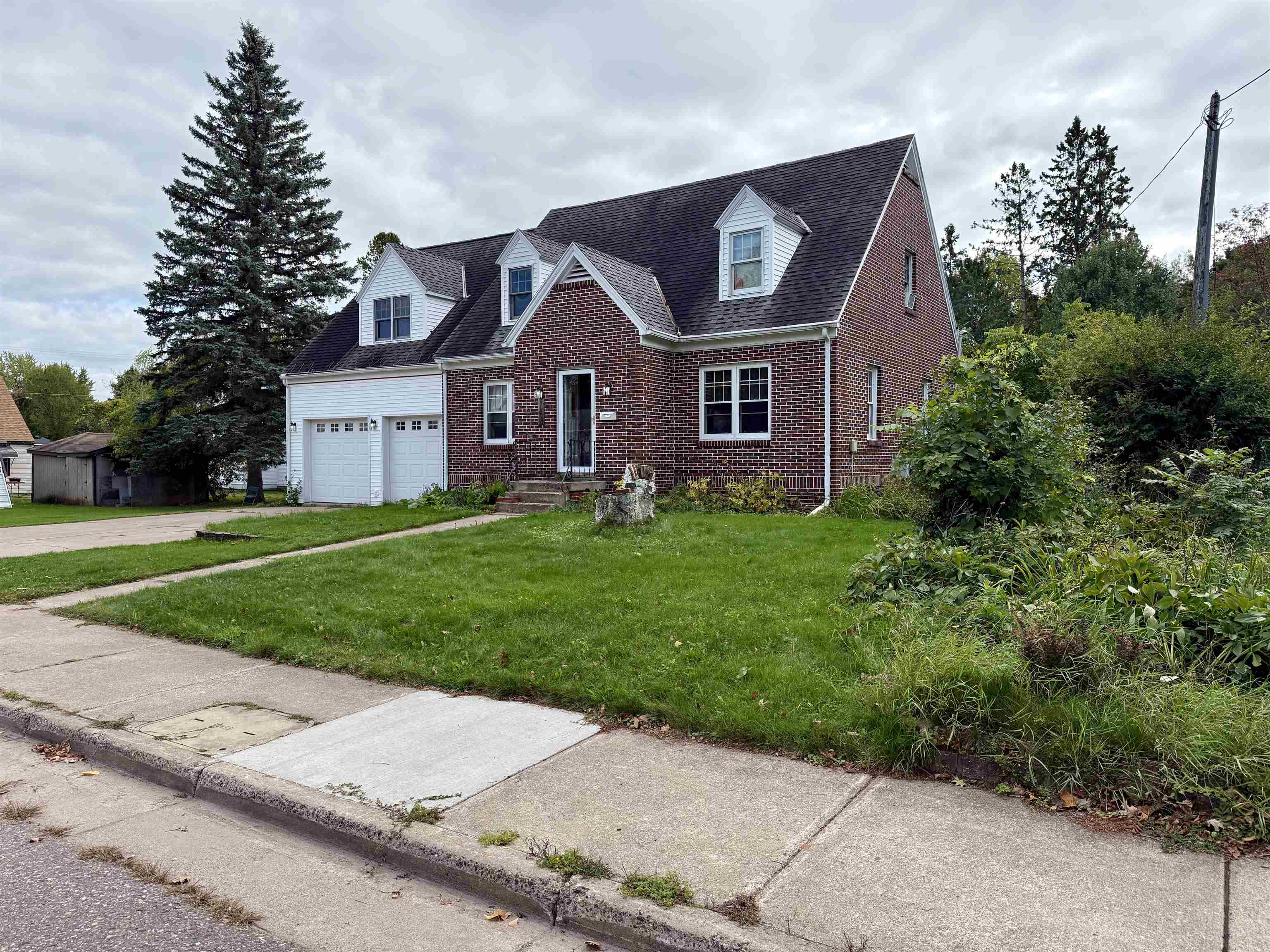 141 Forest Avenue Property Photo 4